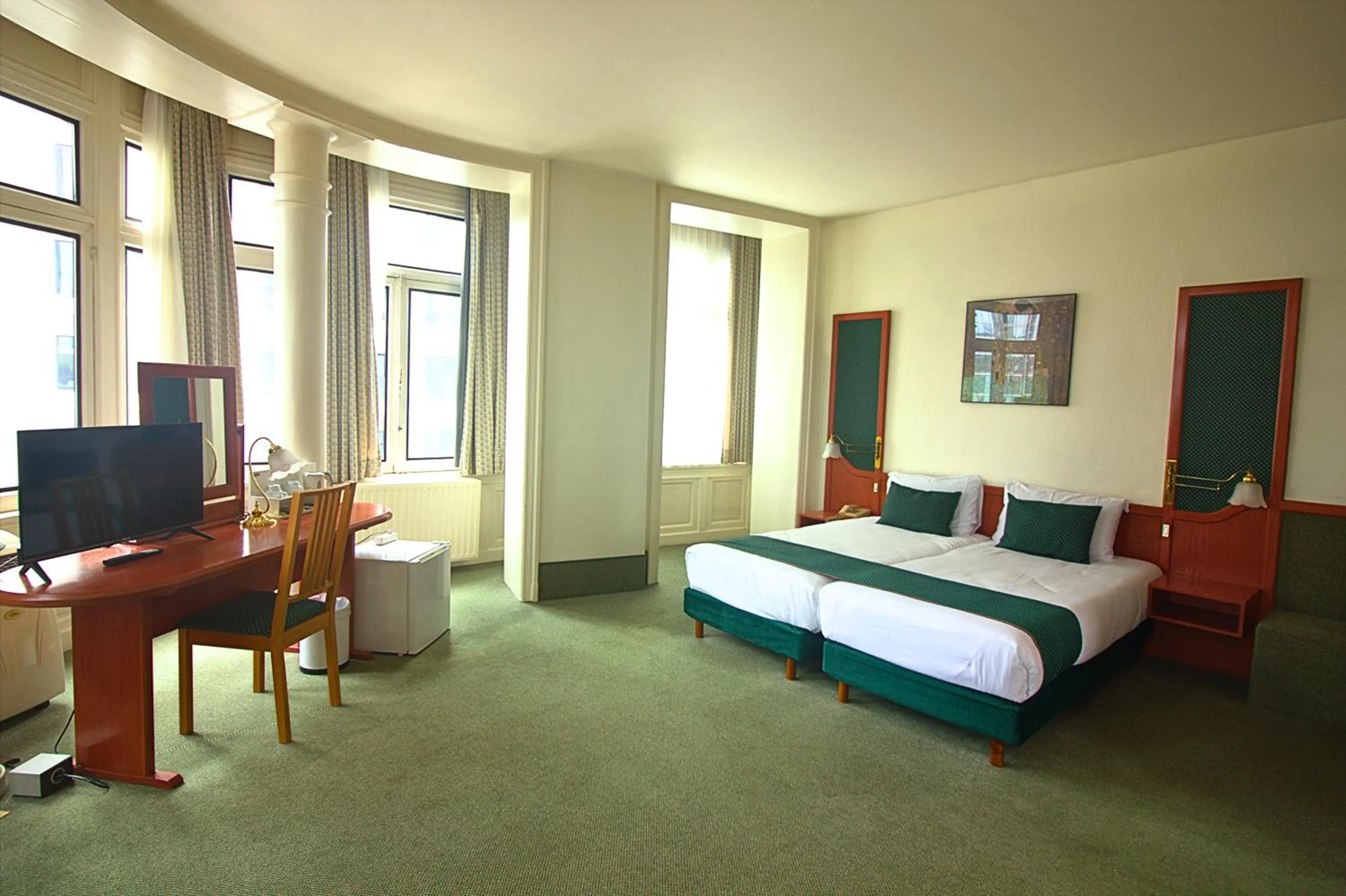 Photo of the whole room, Bed in Hotel Le Dome