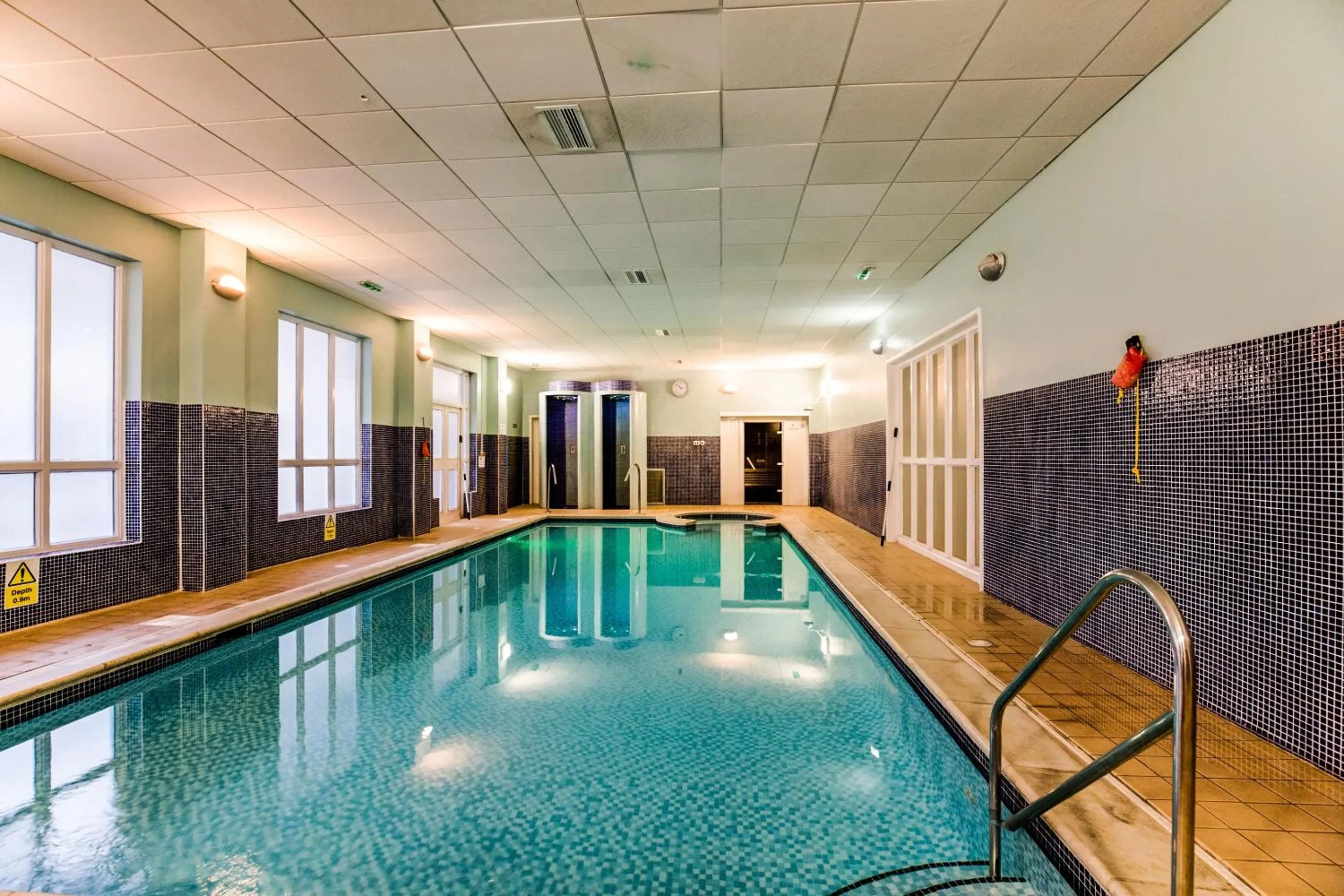 Swimming pool in Barony Castle Hotel