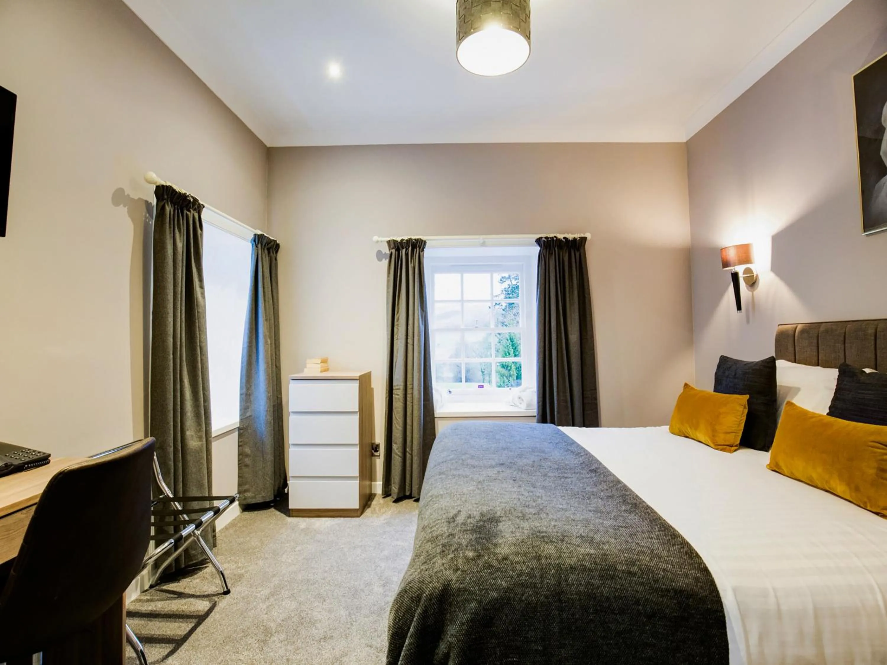 Photo of the whole room, Bed in Barony Castle Hotel