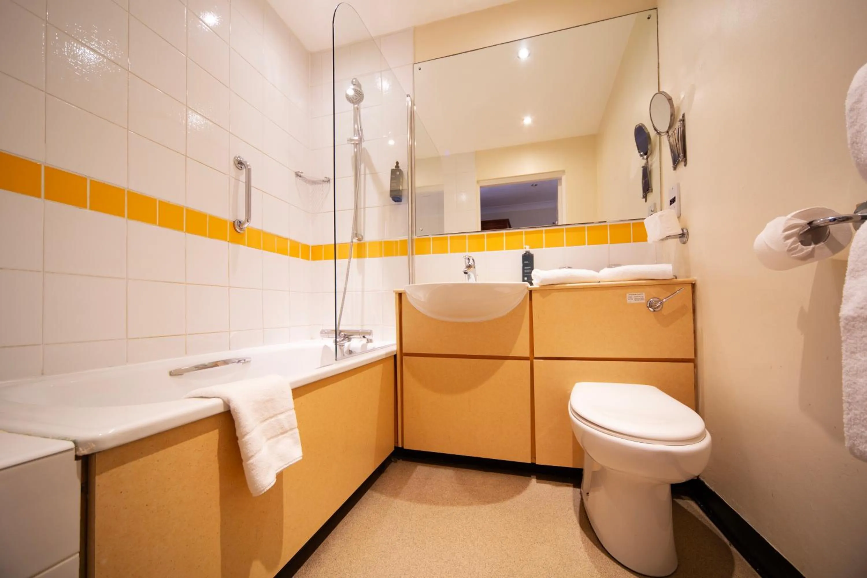 Bathroom in Barony Castle Hotel