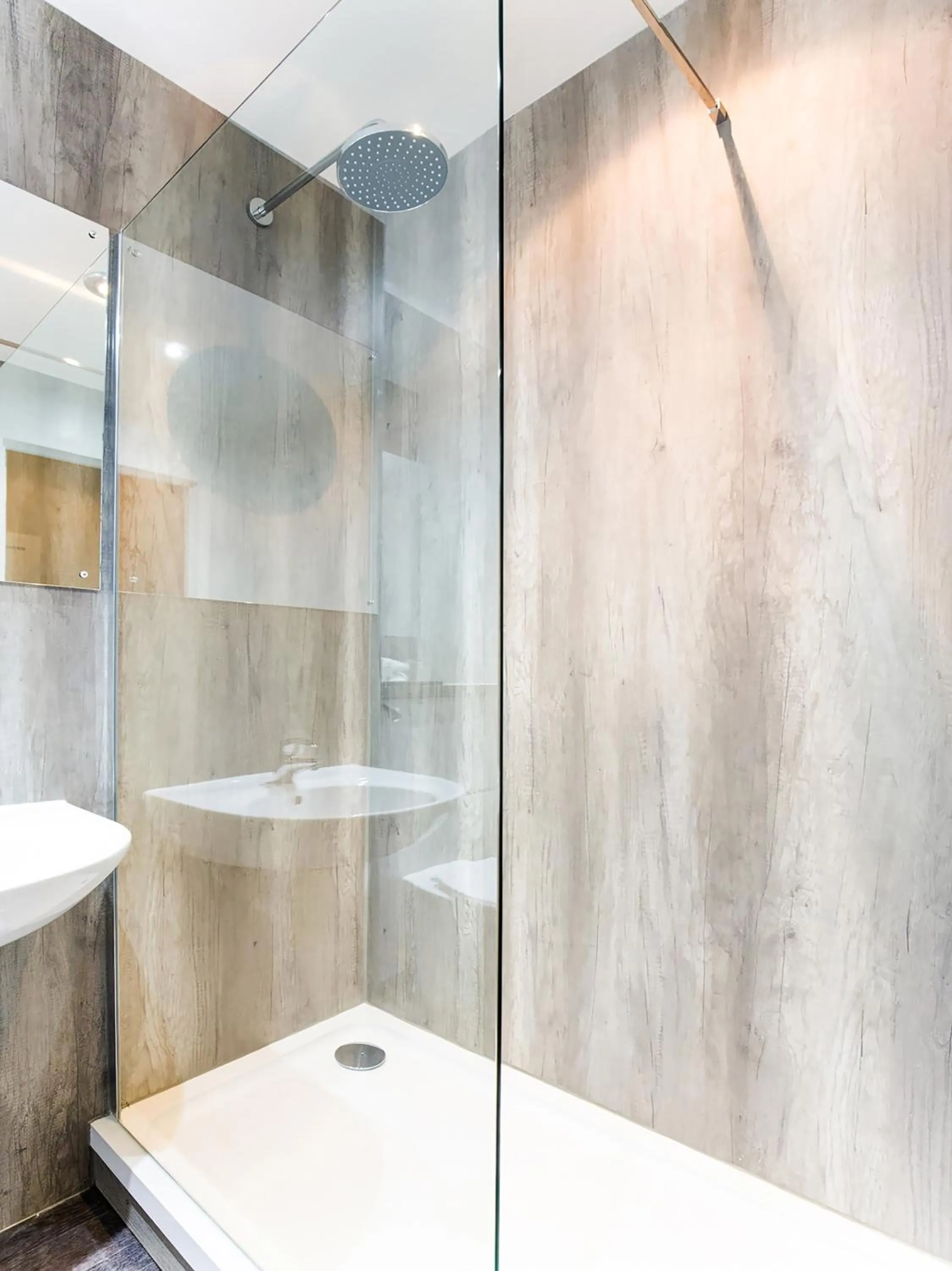 Bathroom in Barony Castle Hotel