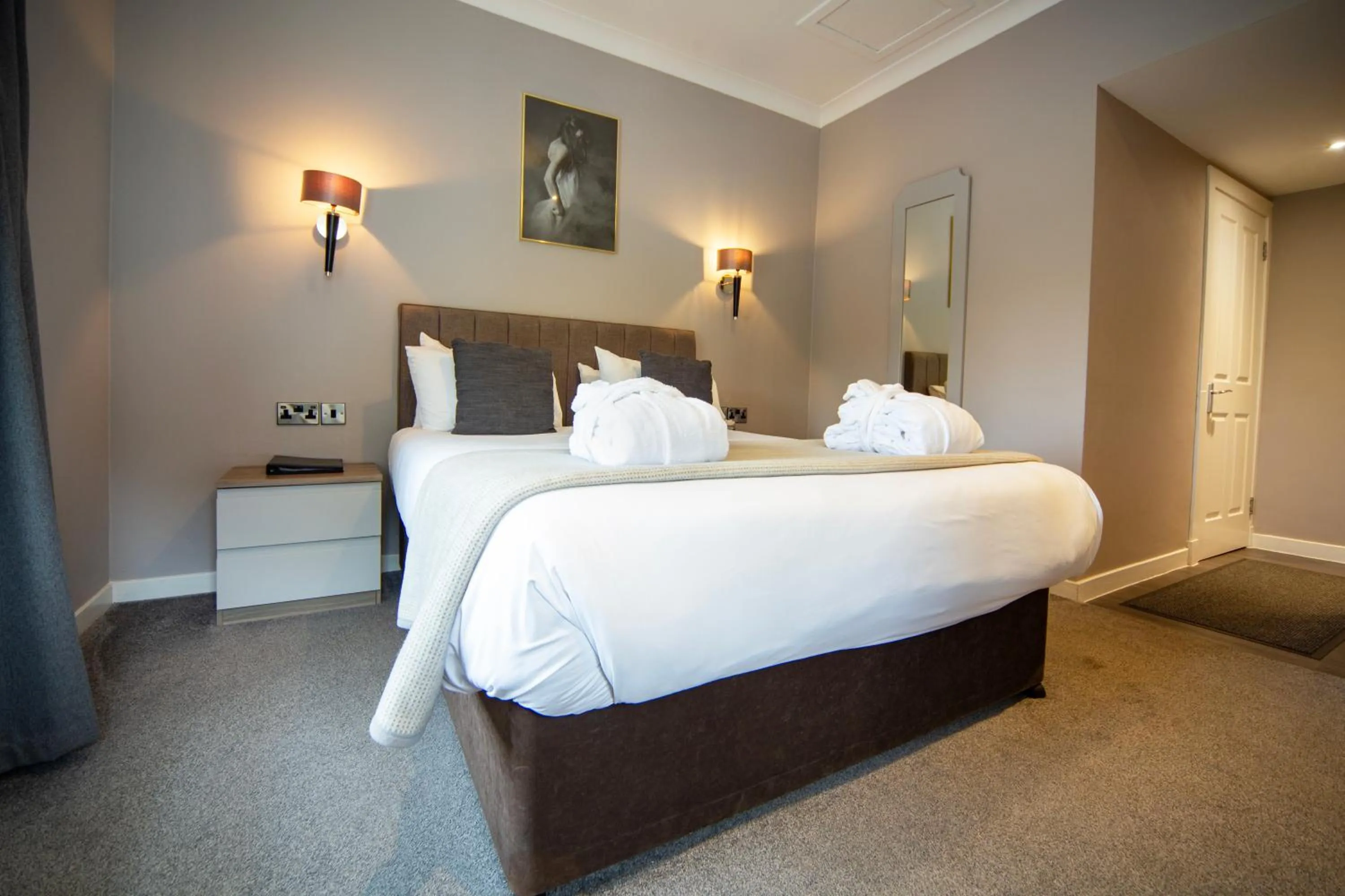 Bedroom, Bed in Barony Castle Hotel