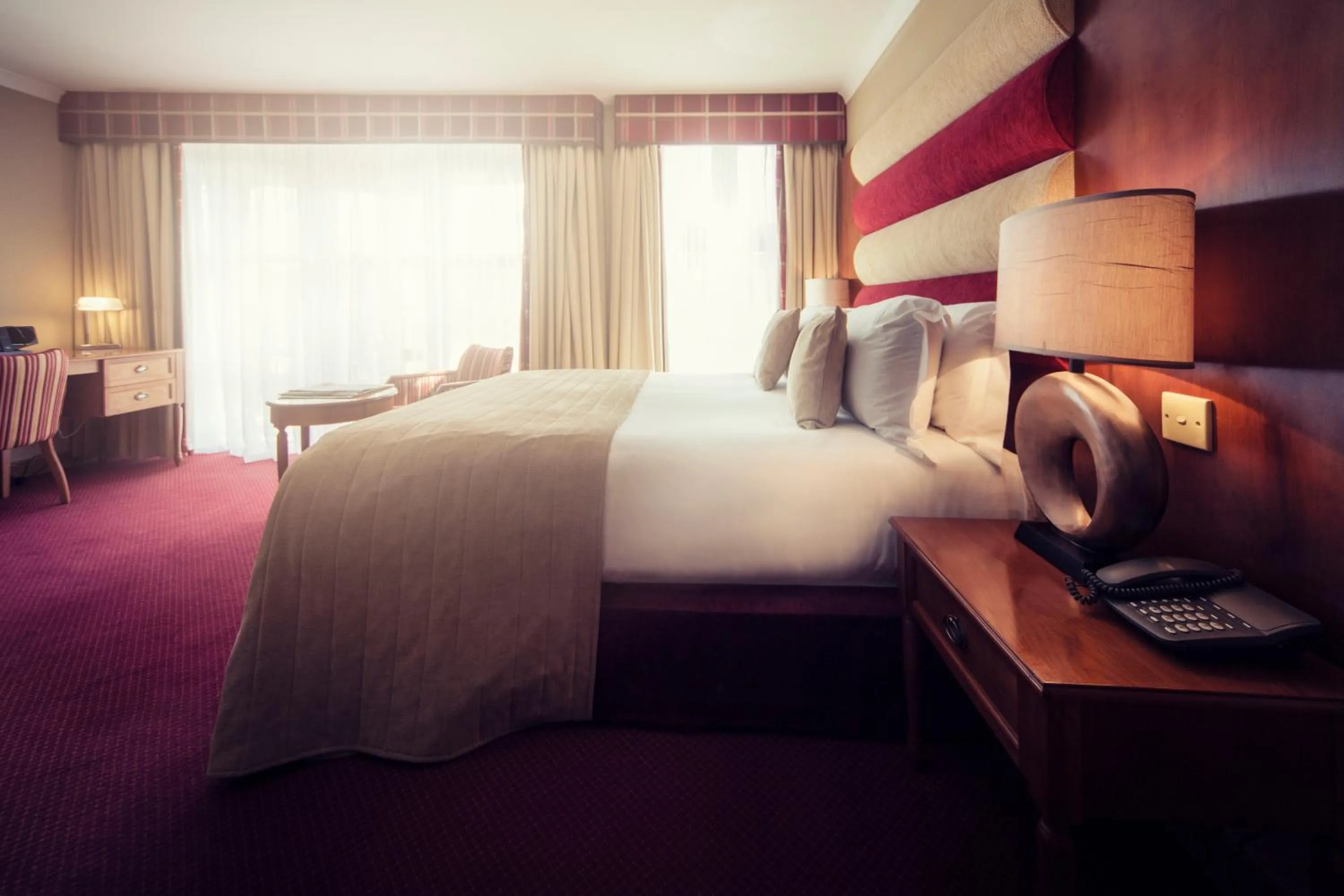 Bed in Carlton George Hotel