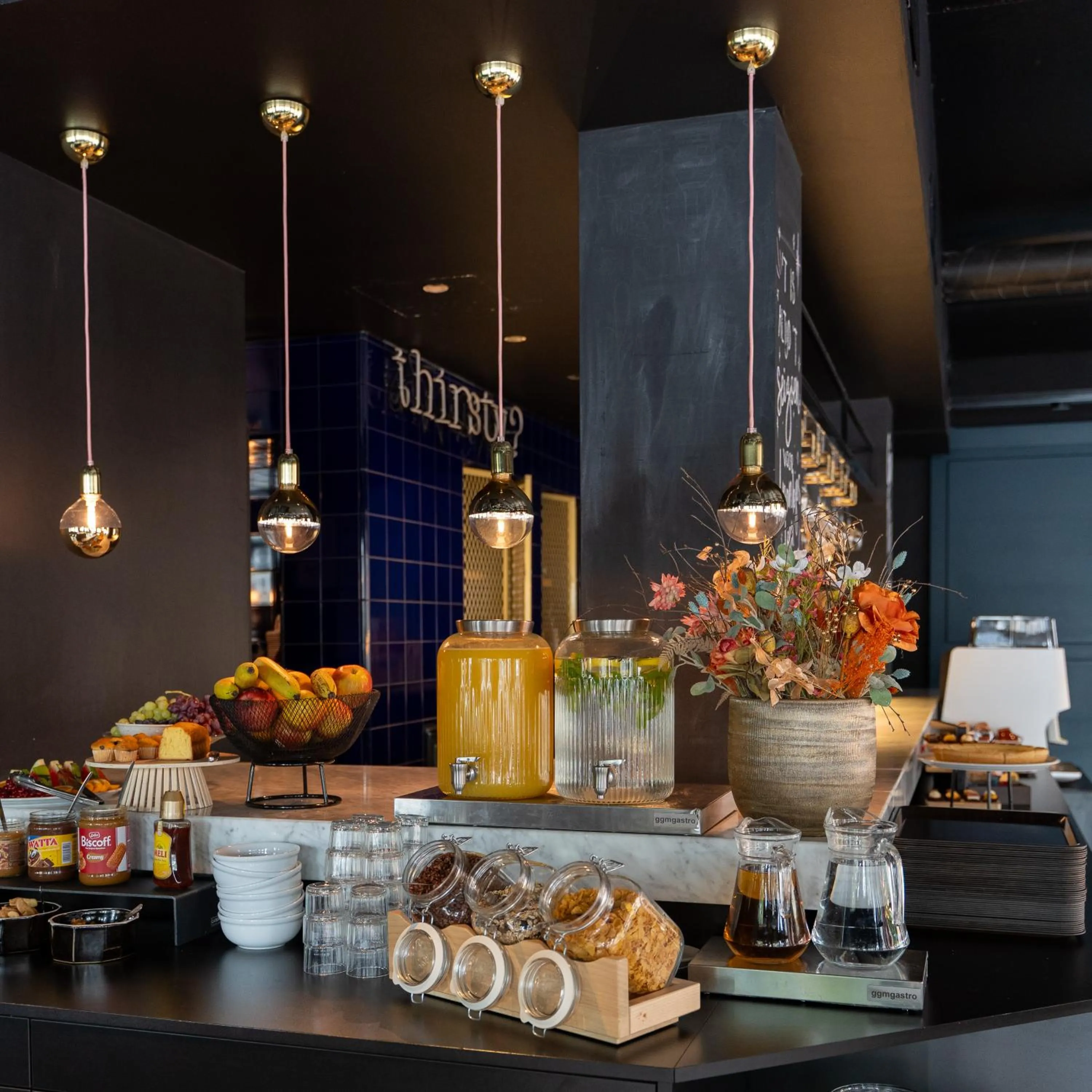 Coffee/tea facilities in YUP Hotel