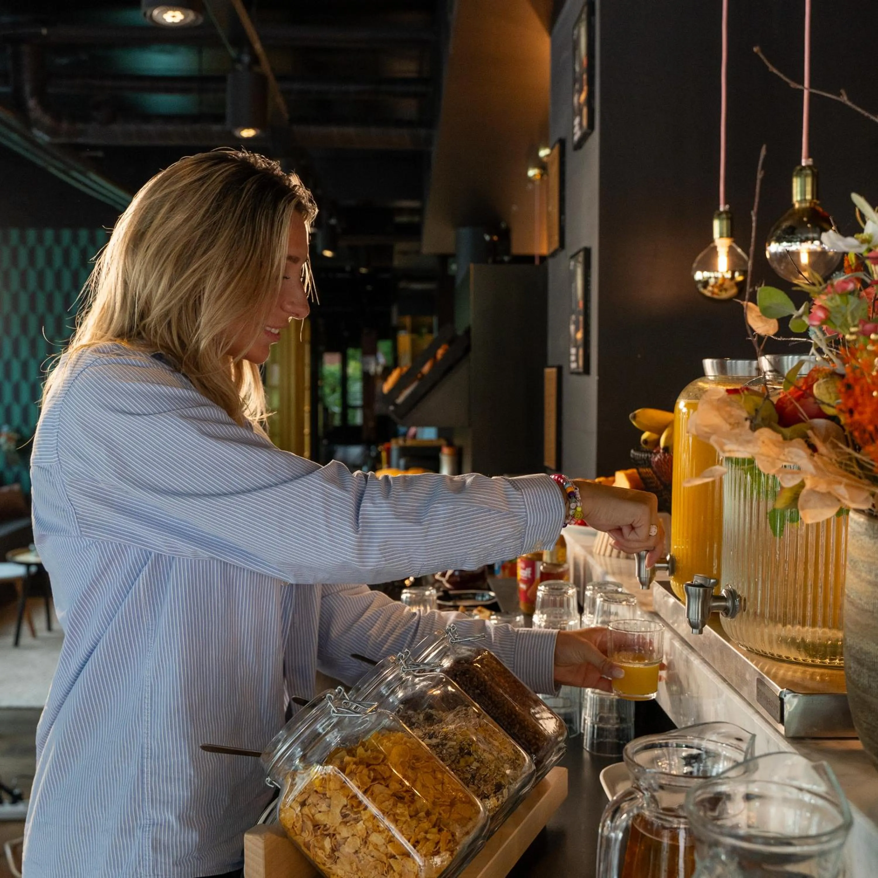 Lounge or bar in YUP Hotel