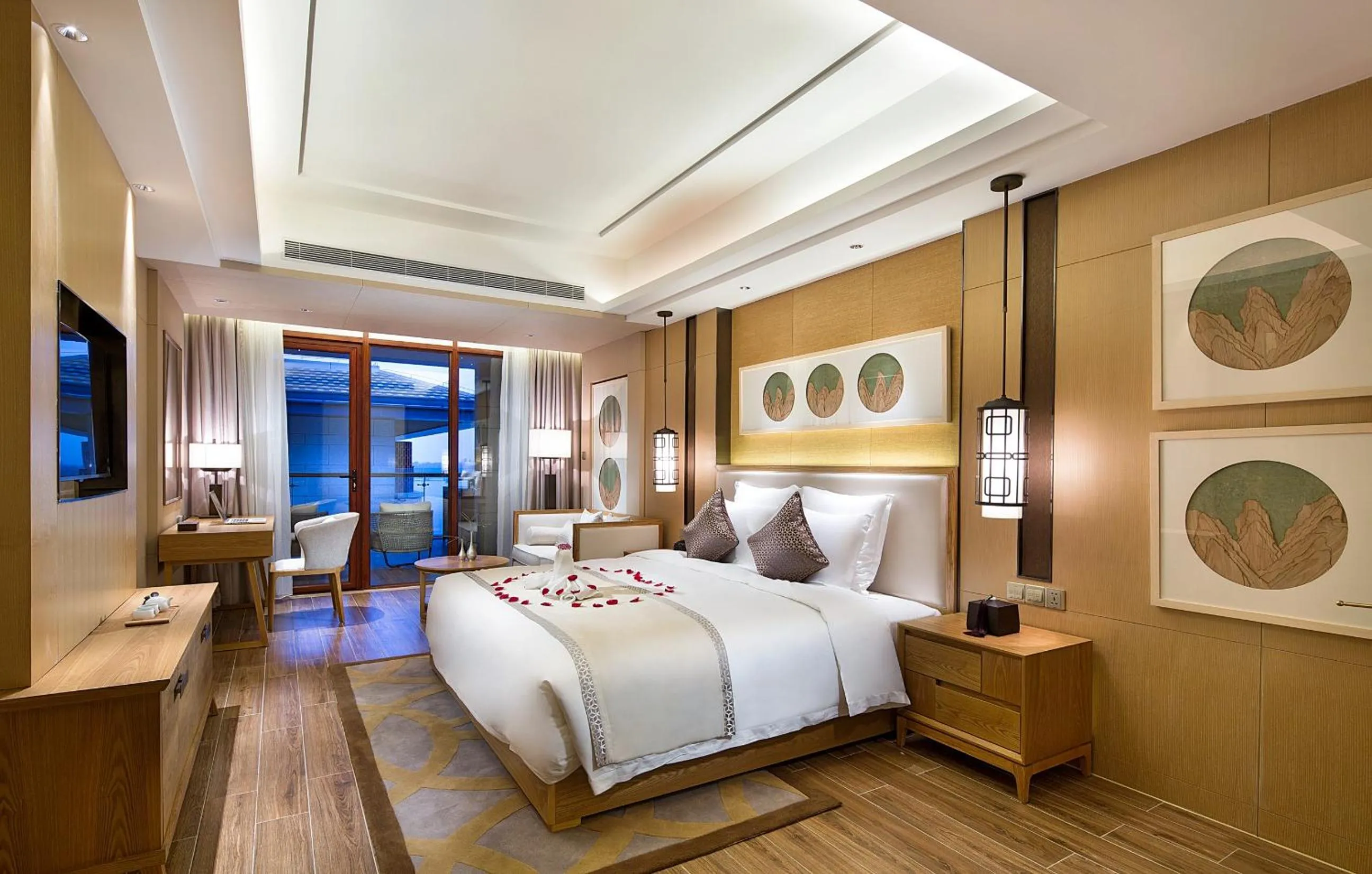 Bed in Wyndham Grand Plaza Royale Wenchang