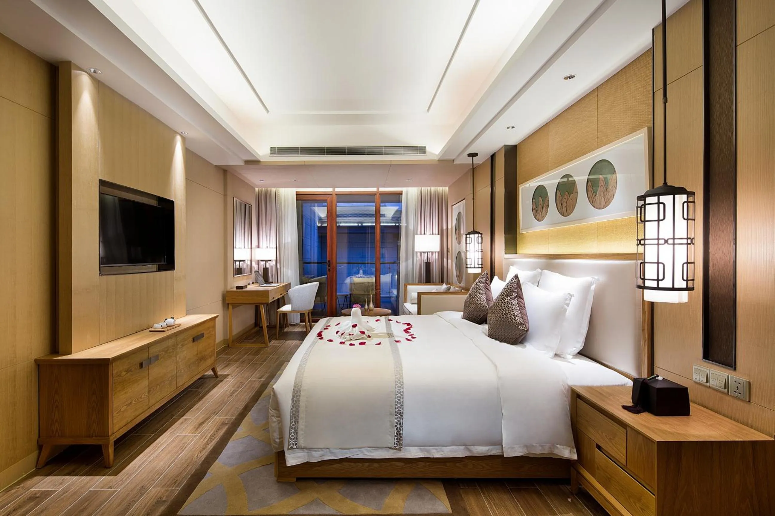 Bed in Wyndham Grand Plaza Royale Wenchang