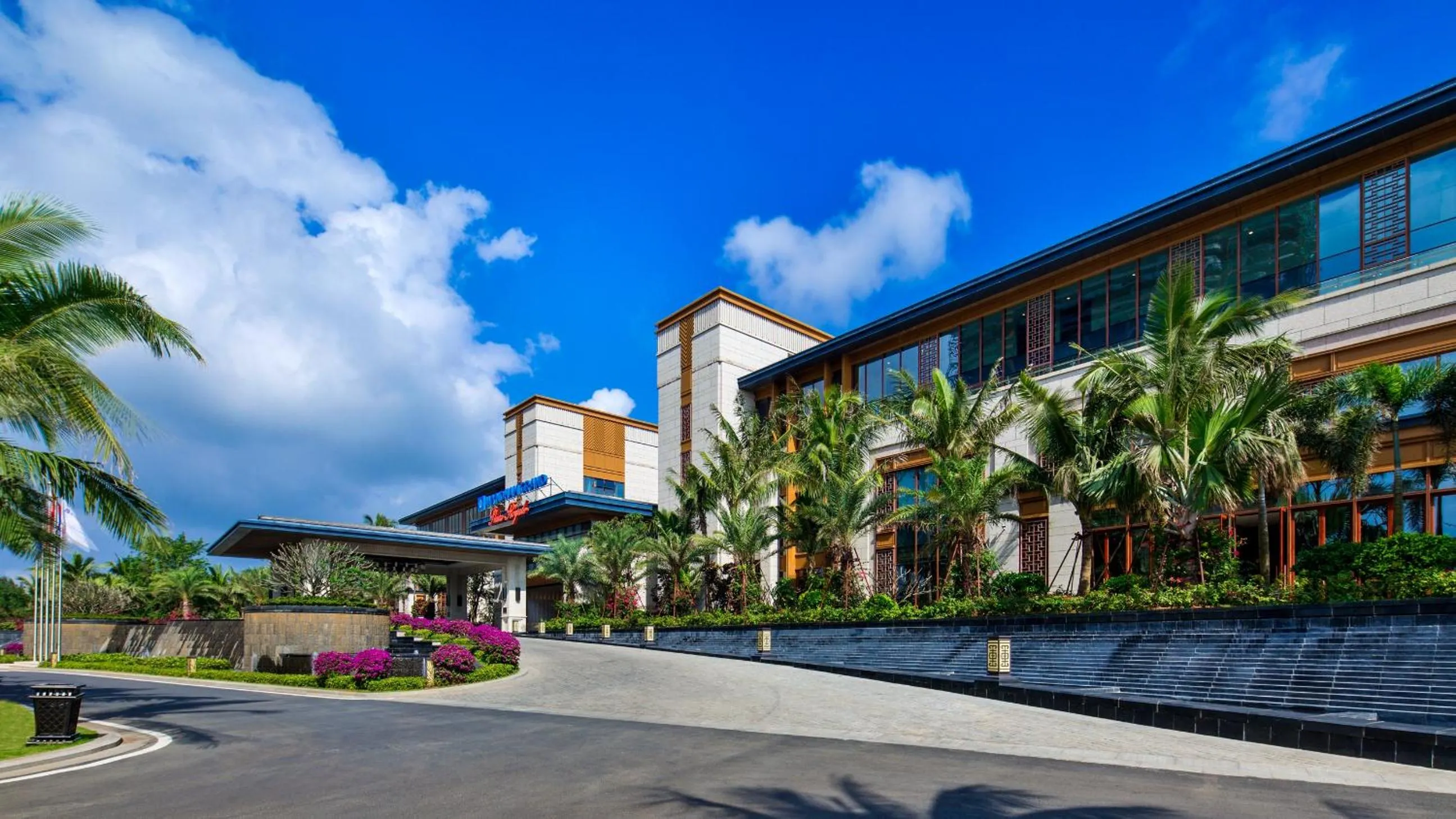 Property building in Wyndham Grand Plaza Royale Wenchang