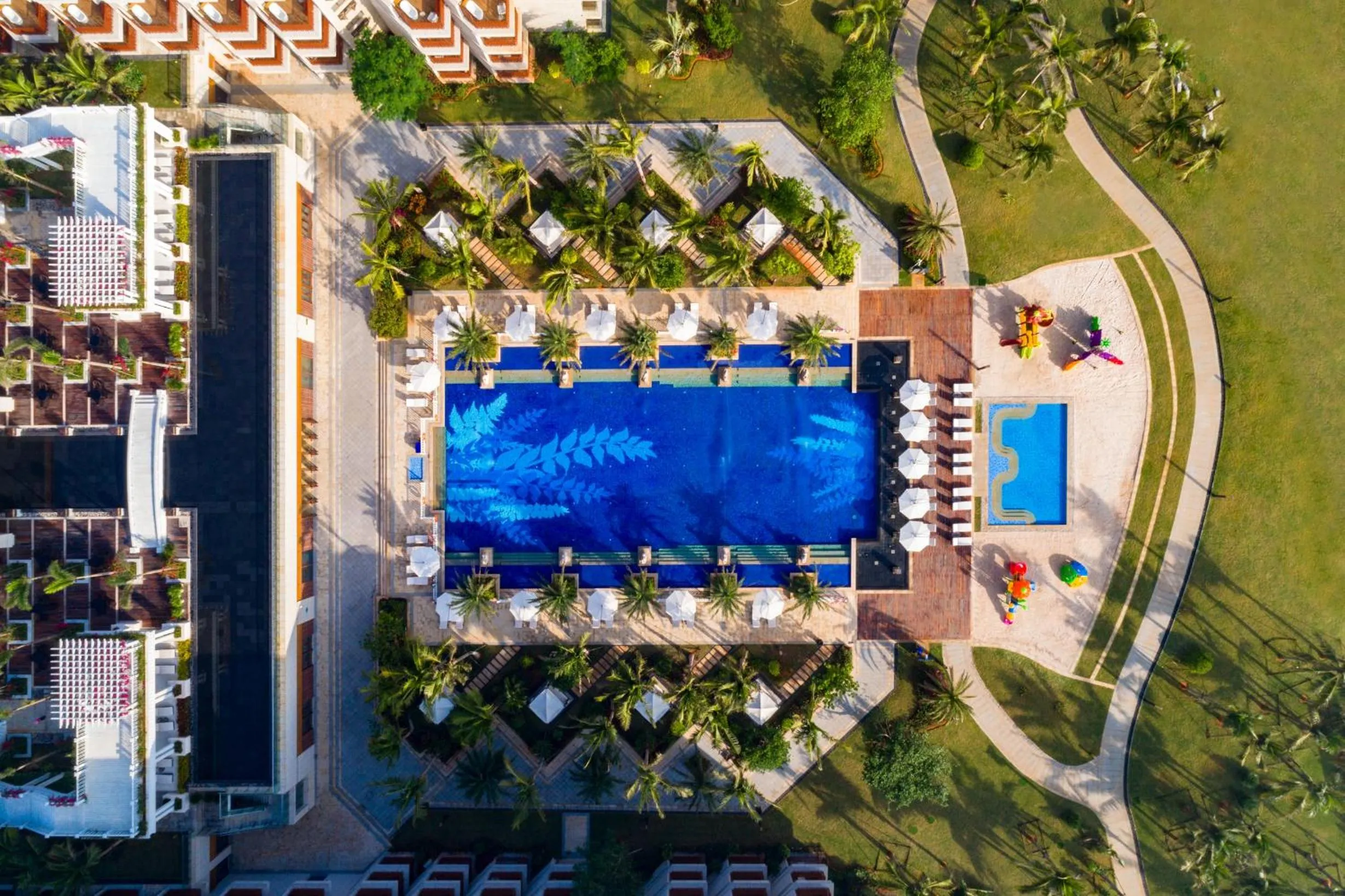 Day in Wyndham Grand Plaza Royale Wenchang