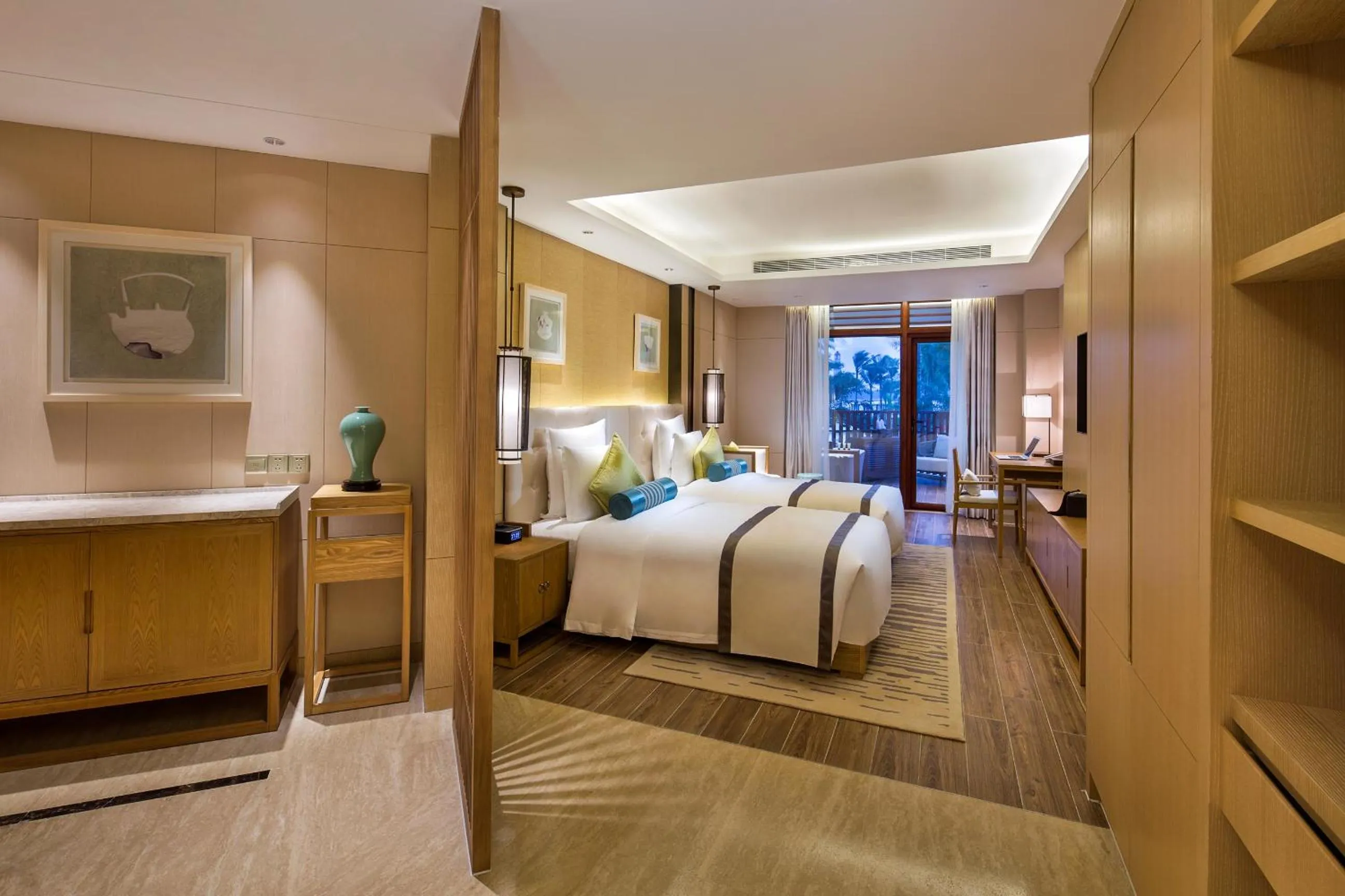 Bed in Wyndham Grand Plaza Royale Wenchang