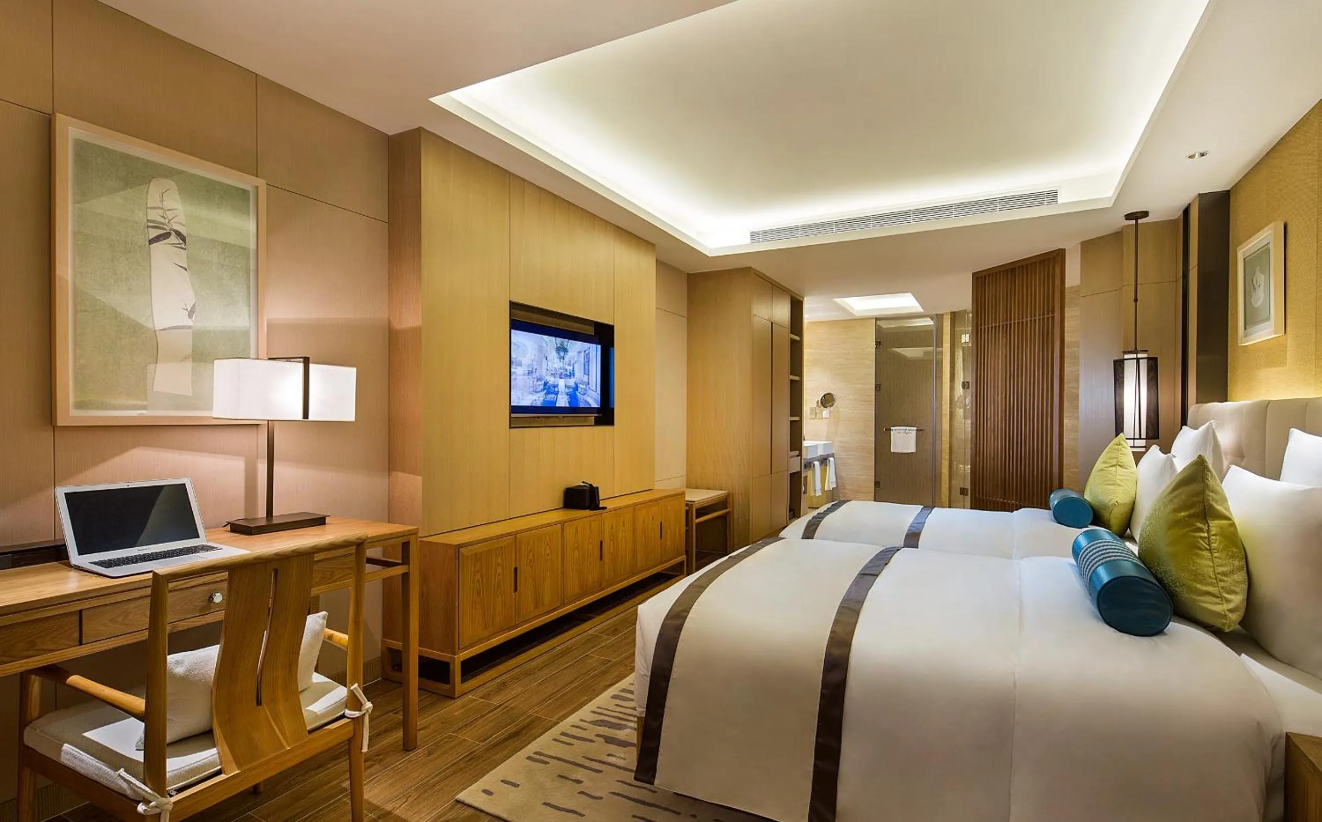 Bed in Wyndham Grand Plaza Royale Wenchang