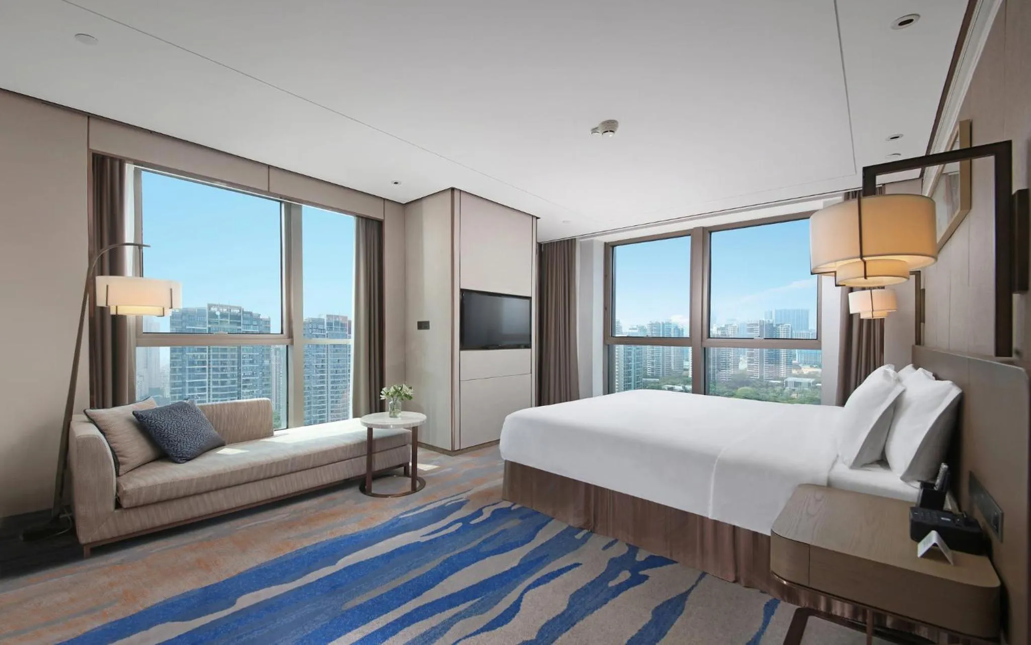 Photo of the whole room, Bed in InterContinental Xiamen by IHG