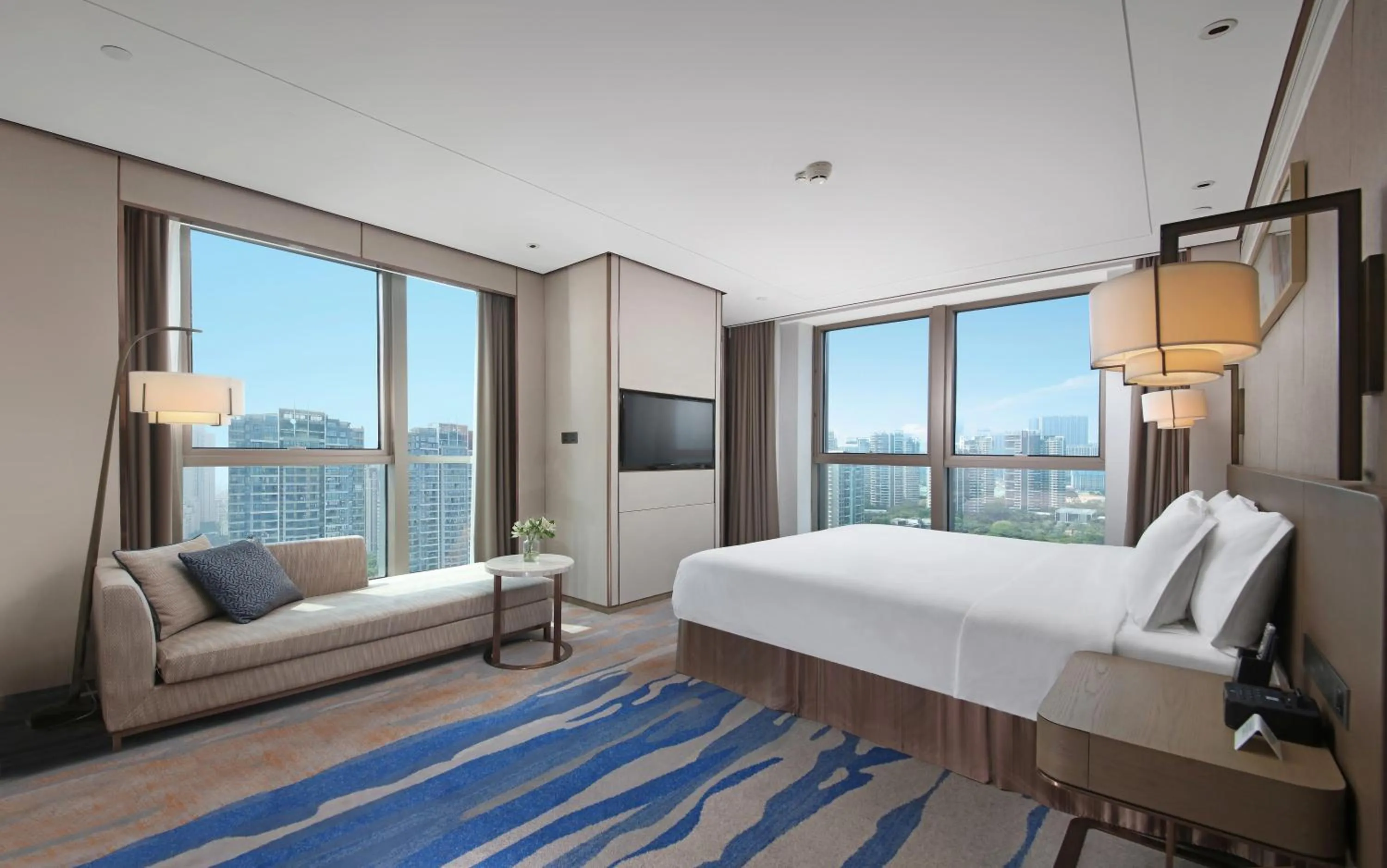 Photo of the whole room, Bed in InterContinental Xiamen by IHG