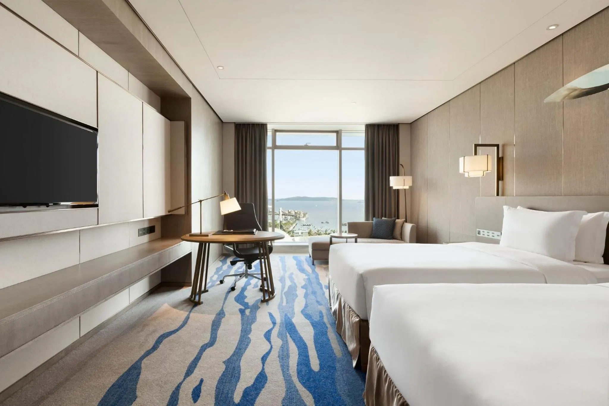 Photo of the whole room, Bed in InterContinental Xiamen by IHG