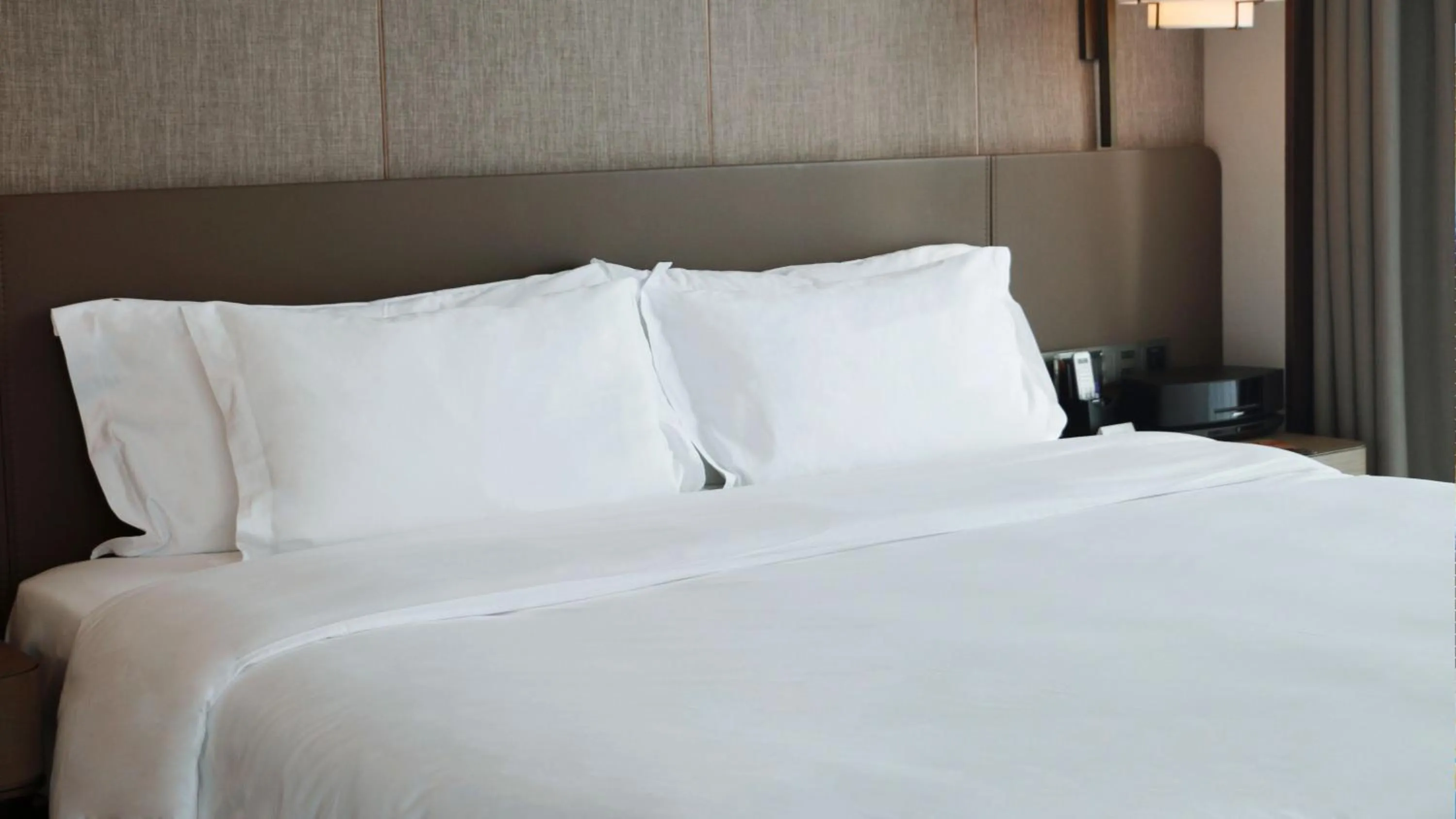 Photo of the whole room, Bed in InterContinental Xiamen by IHG