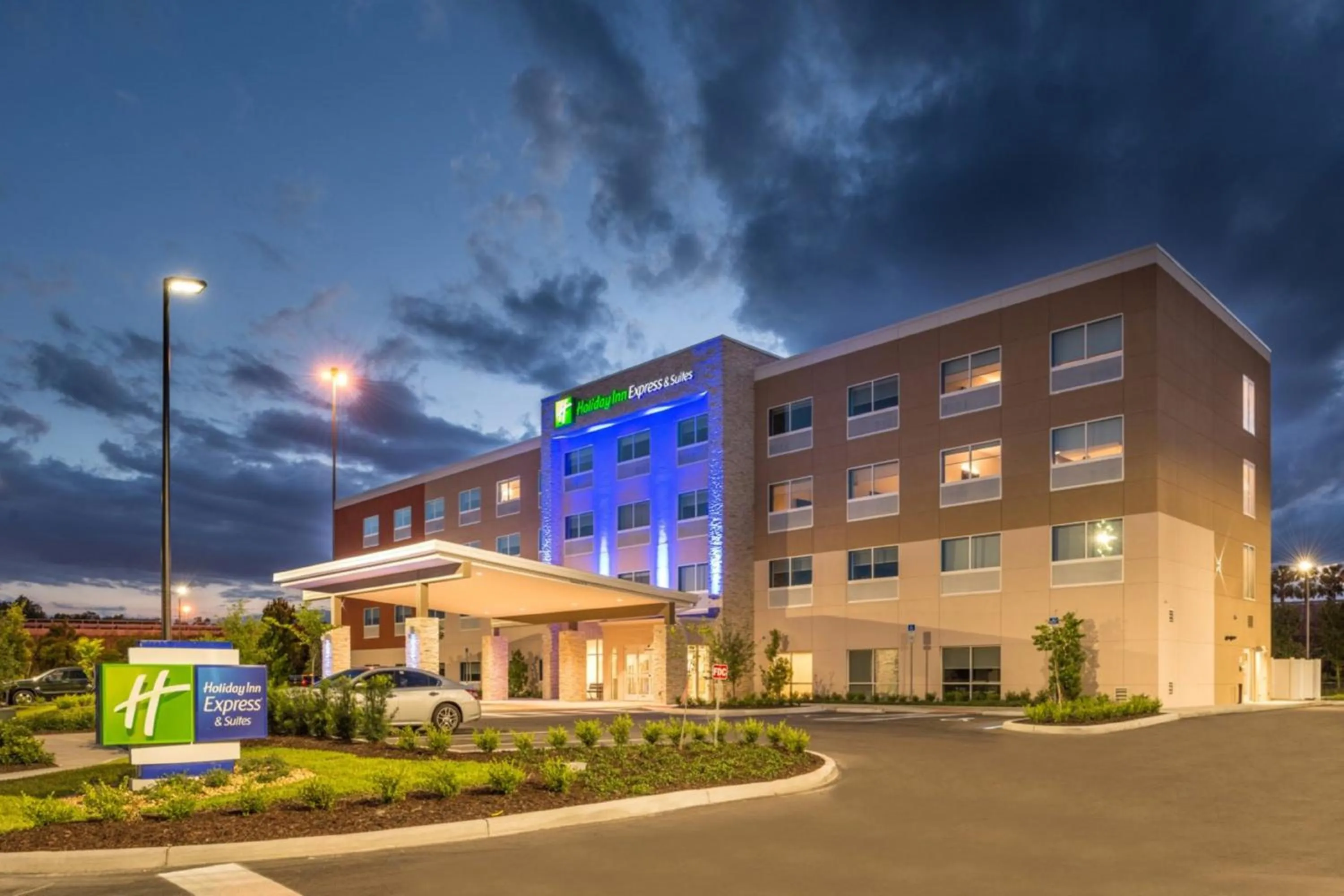 Property building in Holiday Inn Express & Suites - Tampa North - Wesley Chapel by IHG