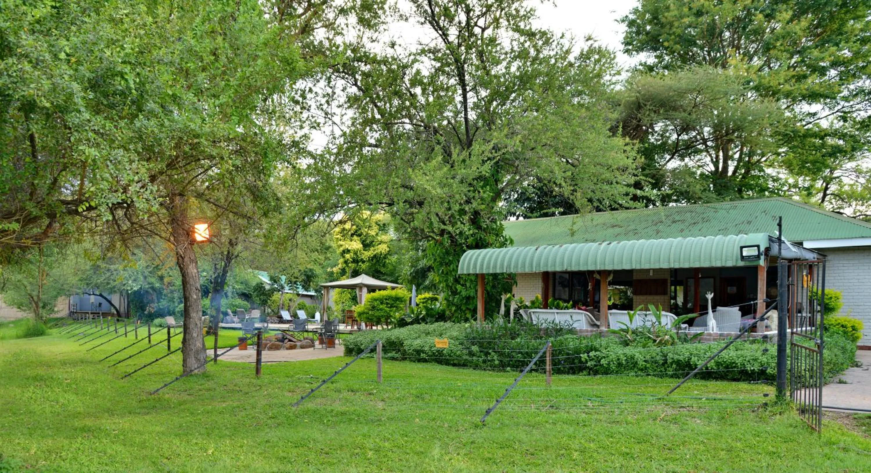 Lounge or bar in River View Lodge
