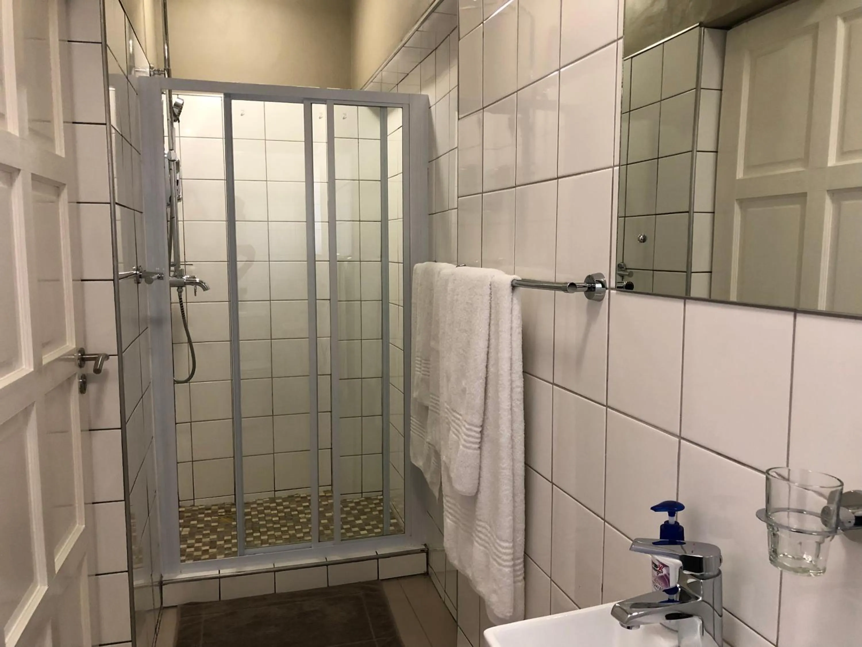 Shower in City Lodge Etosha