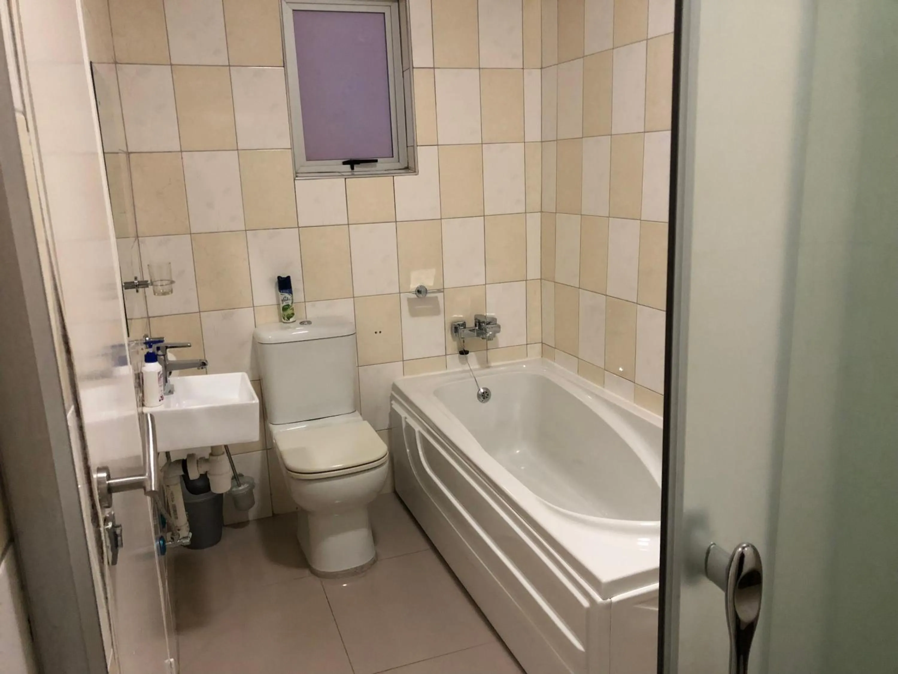 Bathroom in City Lodge Etosha