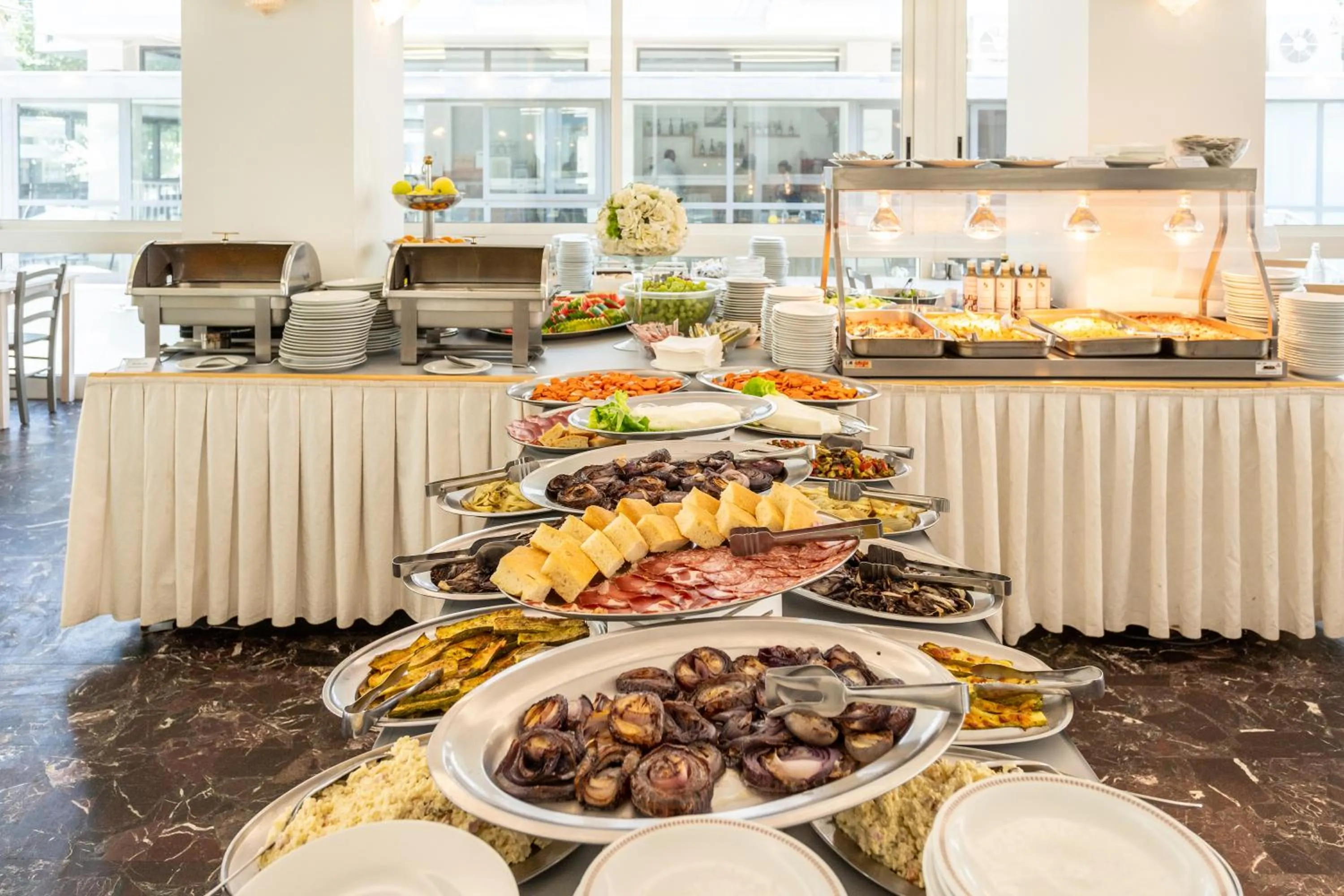 Restaurant/places to eat in Hotel Aiglon