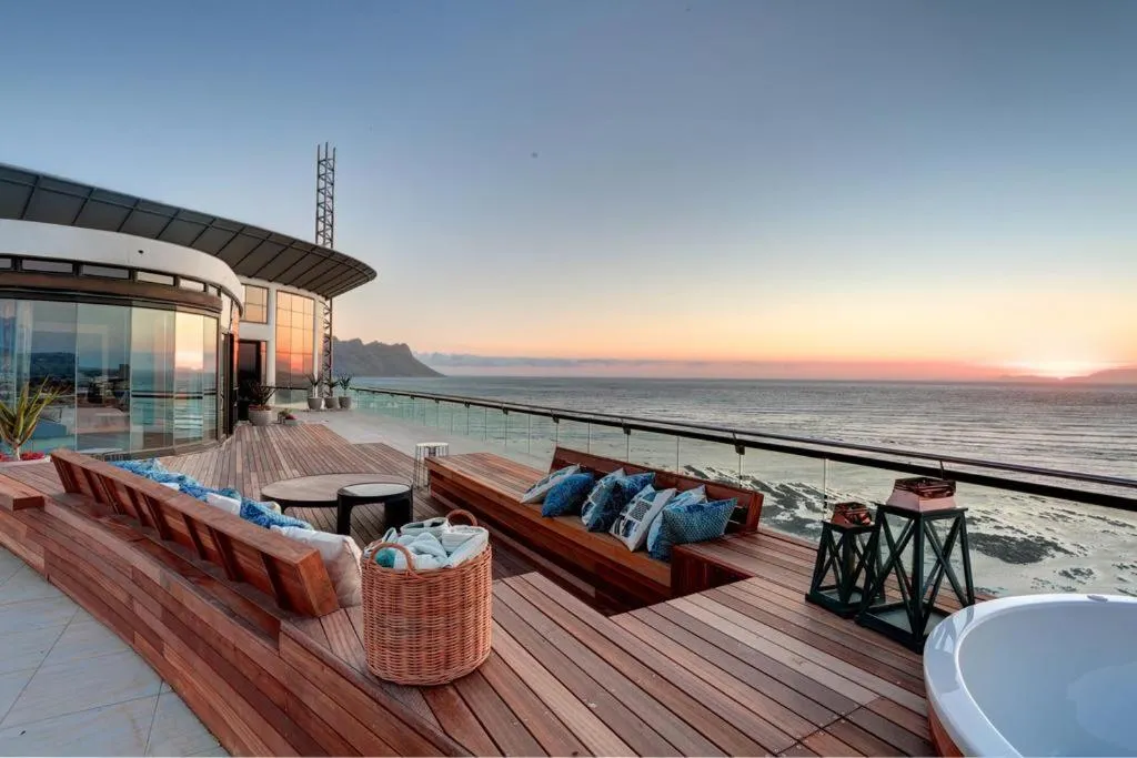 Property building in Ocean View Penthouse
