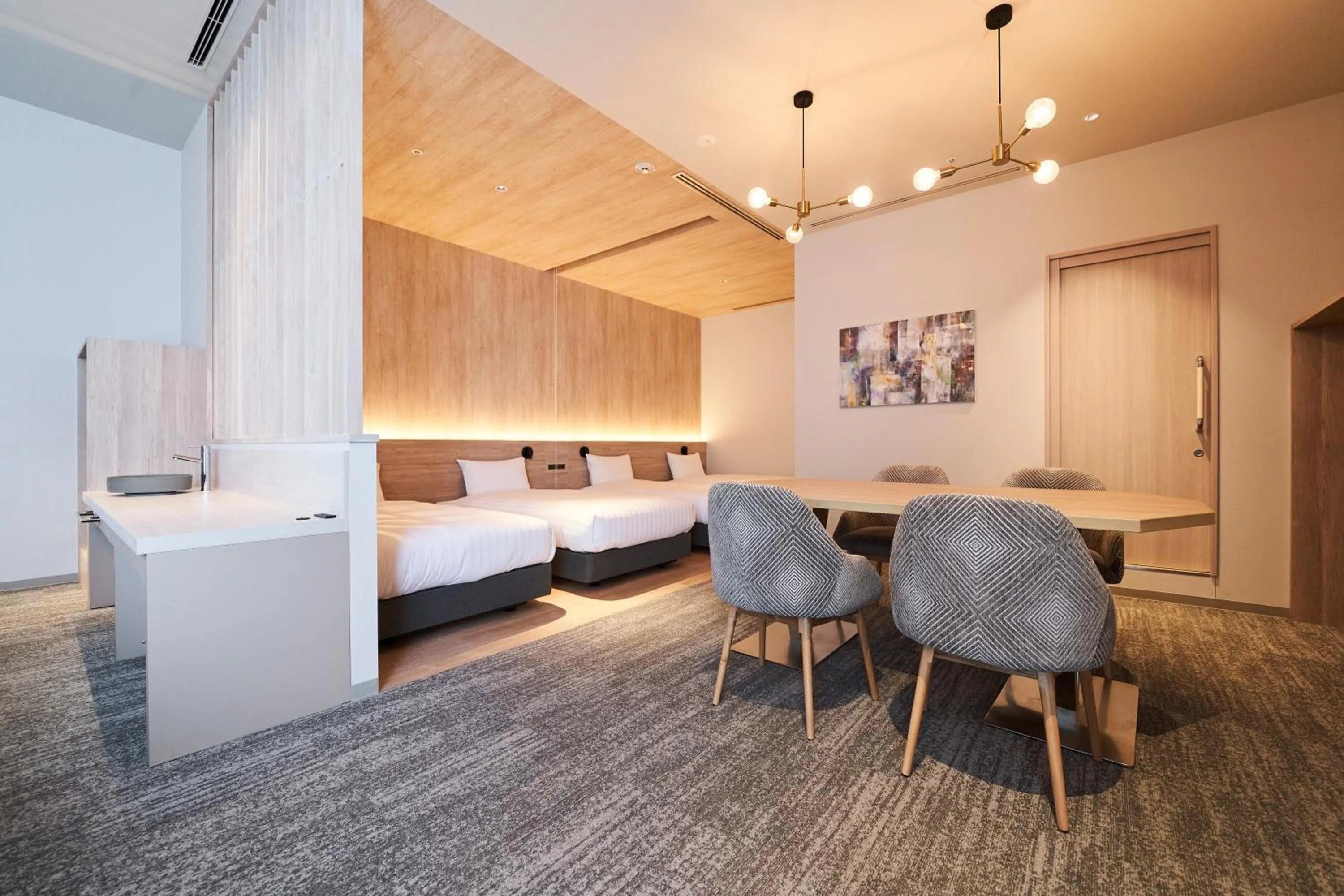 Dining area, Bed in Hotel Grand Tiara Minaminagoya