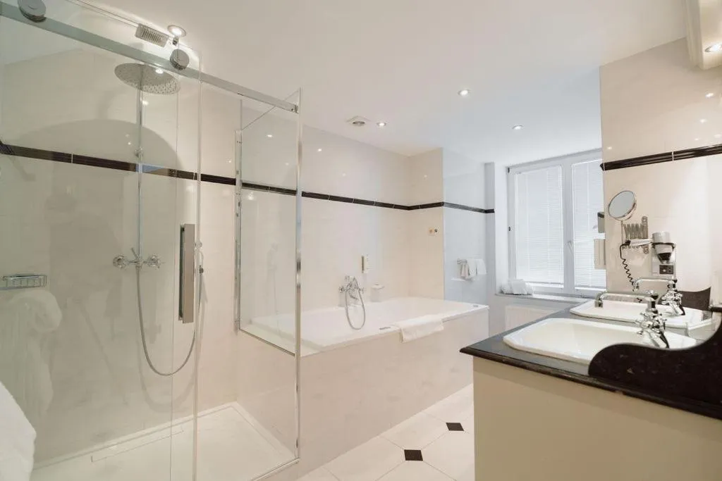 Bathroom in Park Hotel Brussels