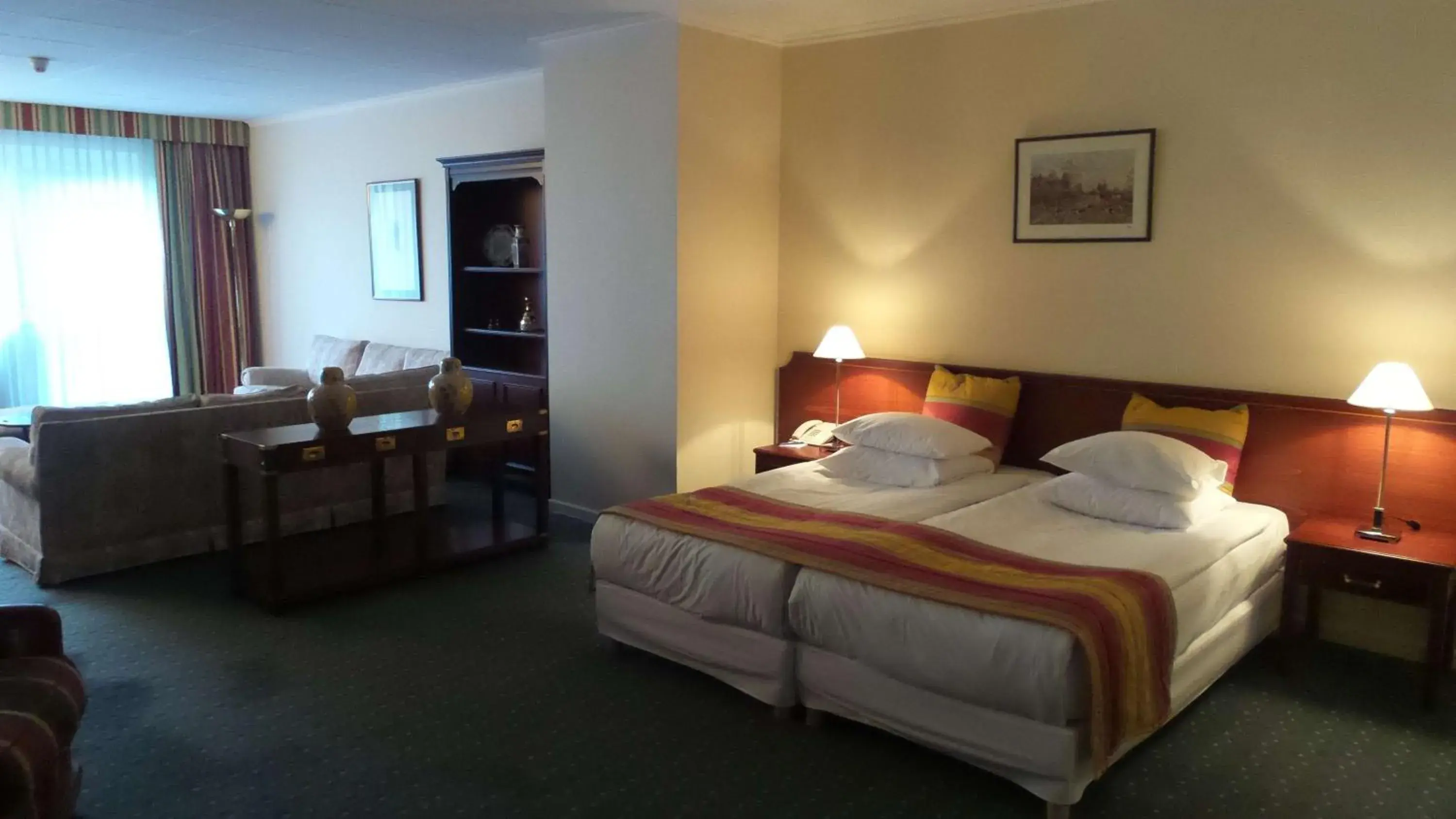 Deluxe Twin Room - Non-Smoking in Park Hotel Brussels Deluxe Twin Room - Non-Smoking in Park Hotel Brussels