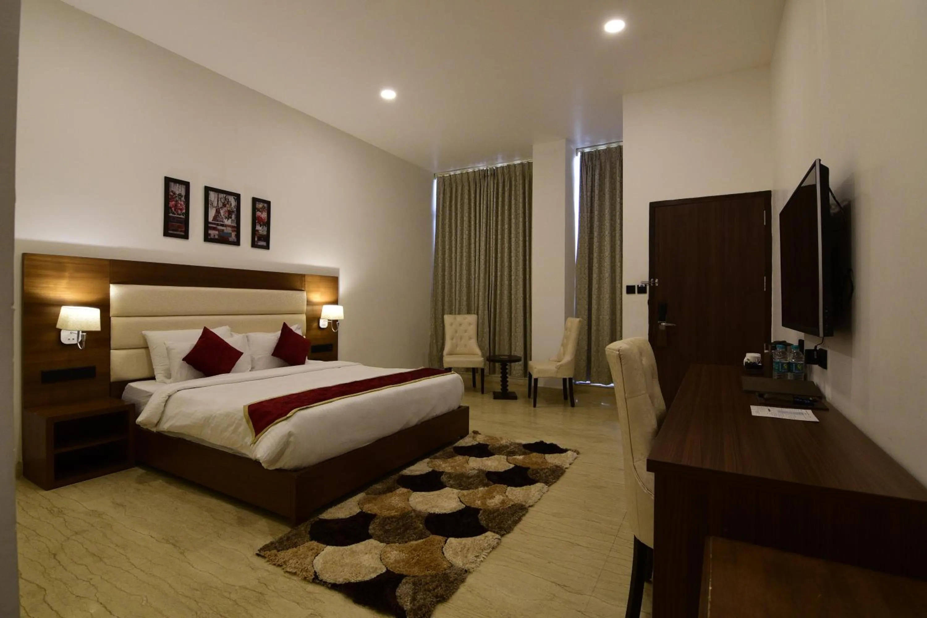 Photo of the whole room in Park Regis Goa