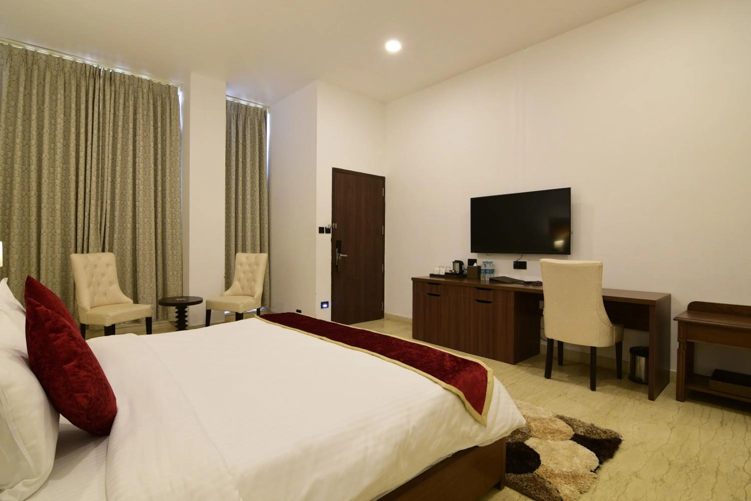 Photo of the whole room in Park Regis Goa