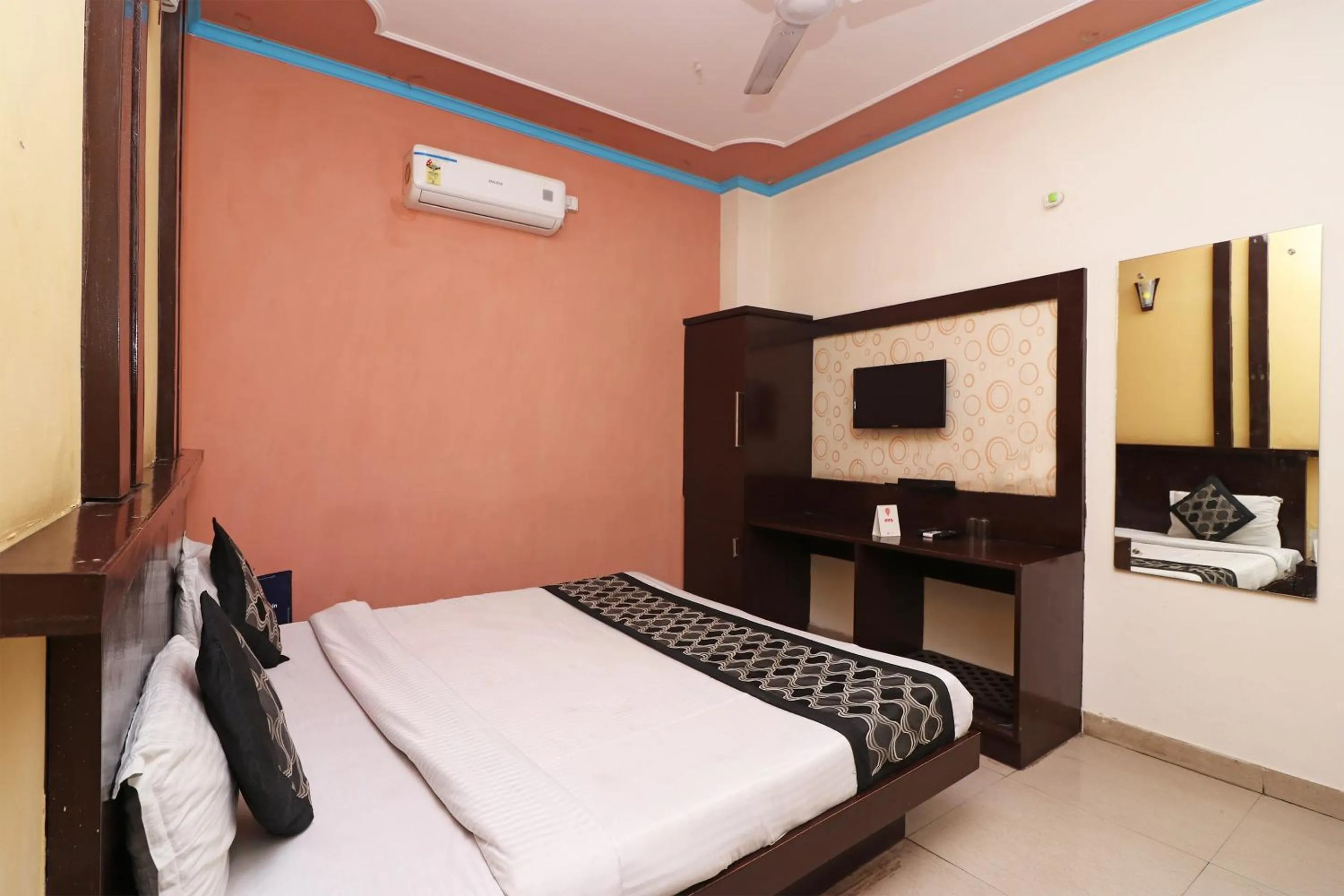 Bedroom, Bed in Hotel O Aura Palace Deluxe