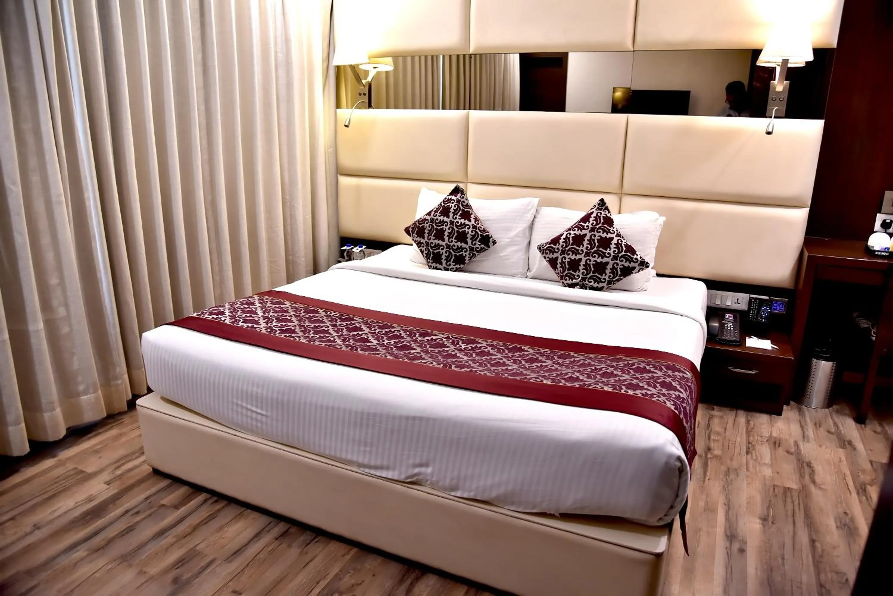 Bed in Clarks Inn Suites Gwalior