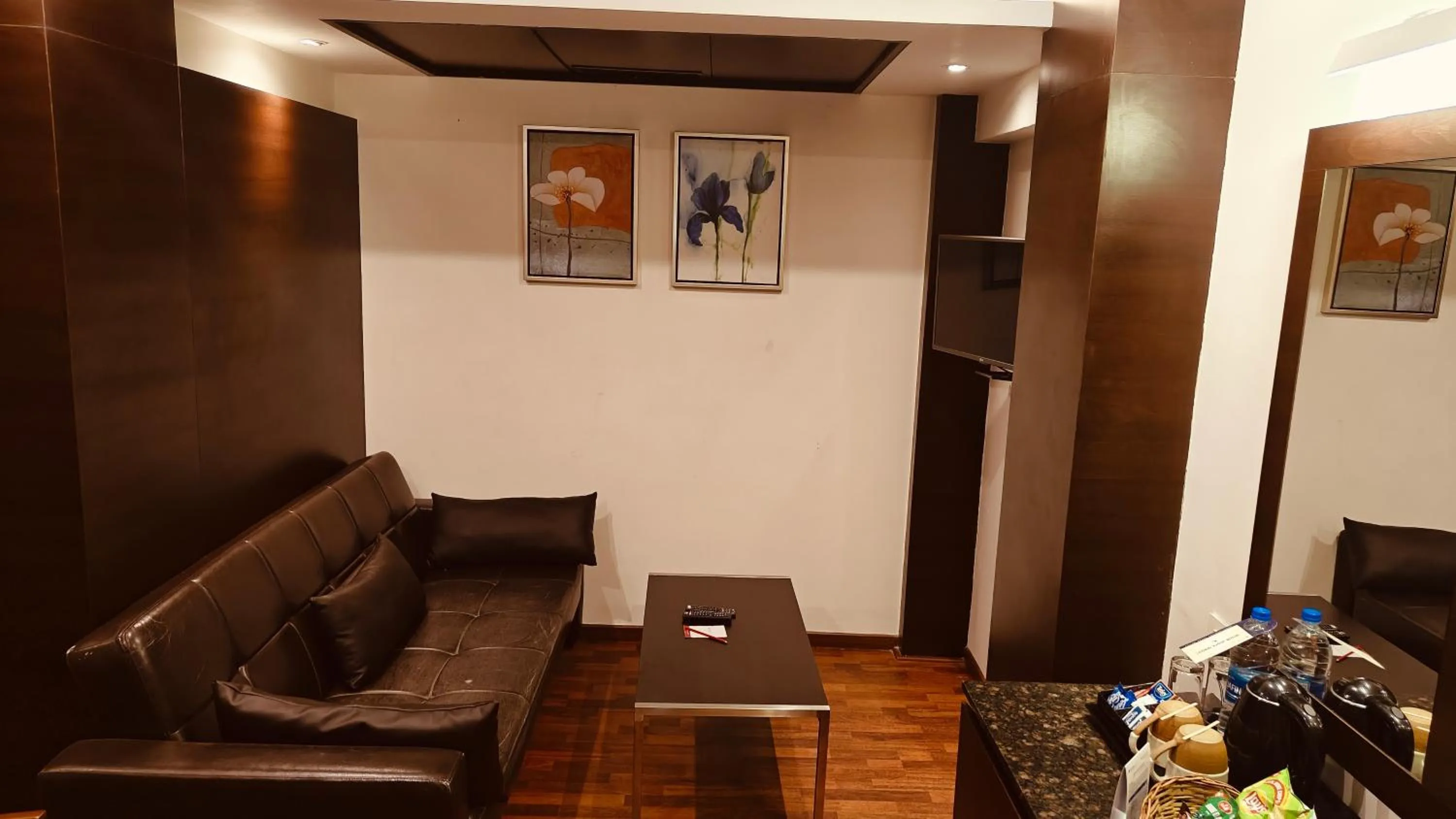 TV and multimedia in Khanna Fiesta - A Bergamont Hotel, Vellore