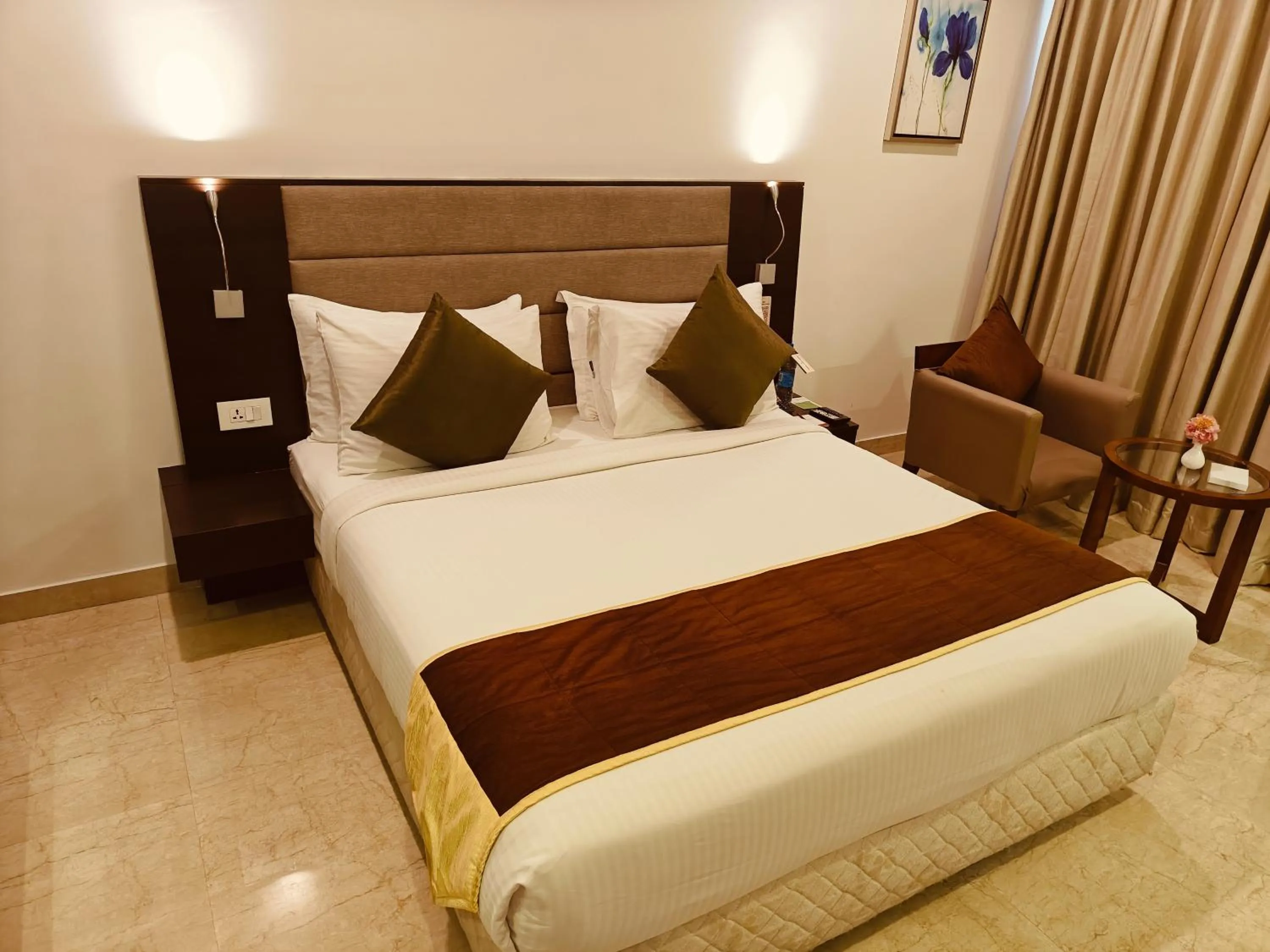 Bed in Khanna Fiesta - A Bergamont Hotel, Vellore