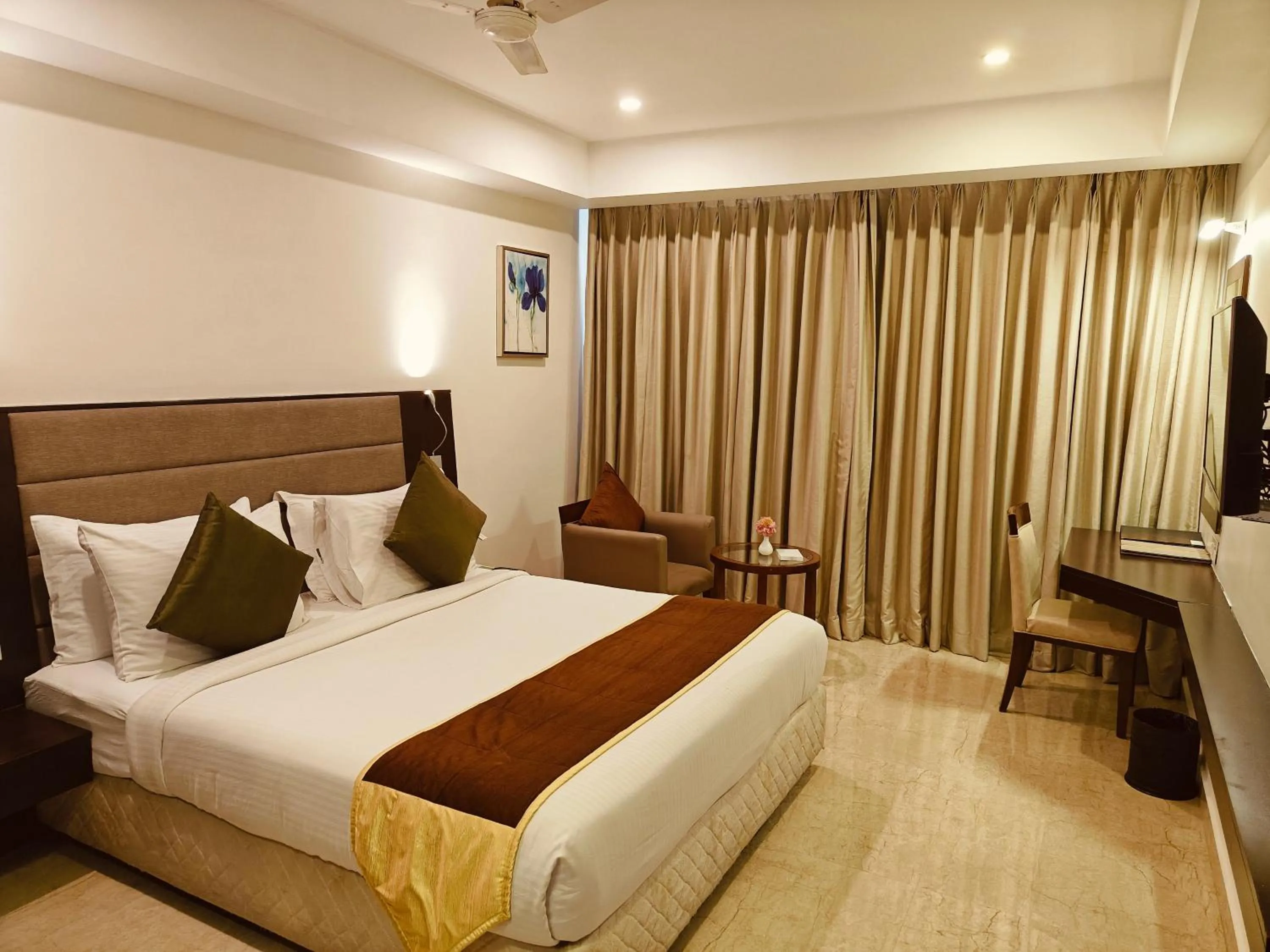 Bed in Khanna Fiesta - A Bergamont Hotel, Vellore