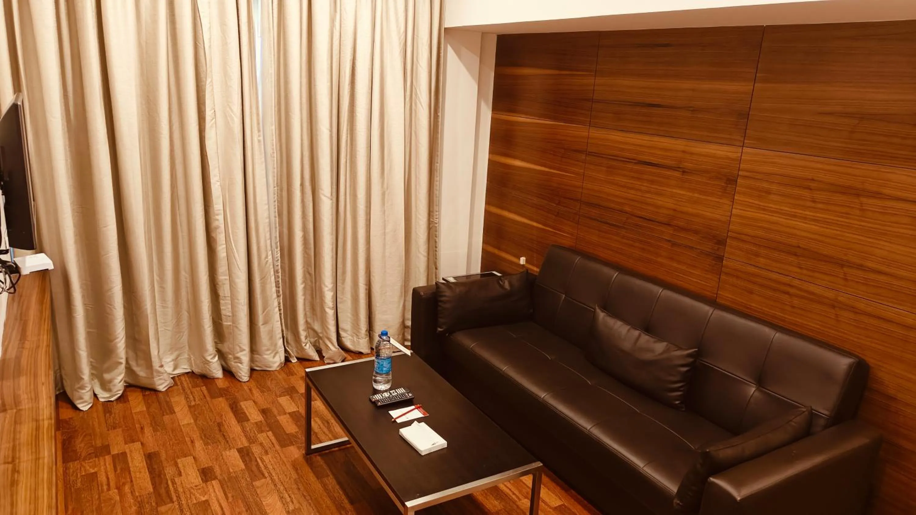 TV and multimedia in Khanna Fiesta - A Bergamont Hotel, Vellore