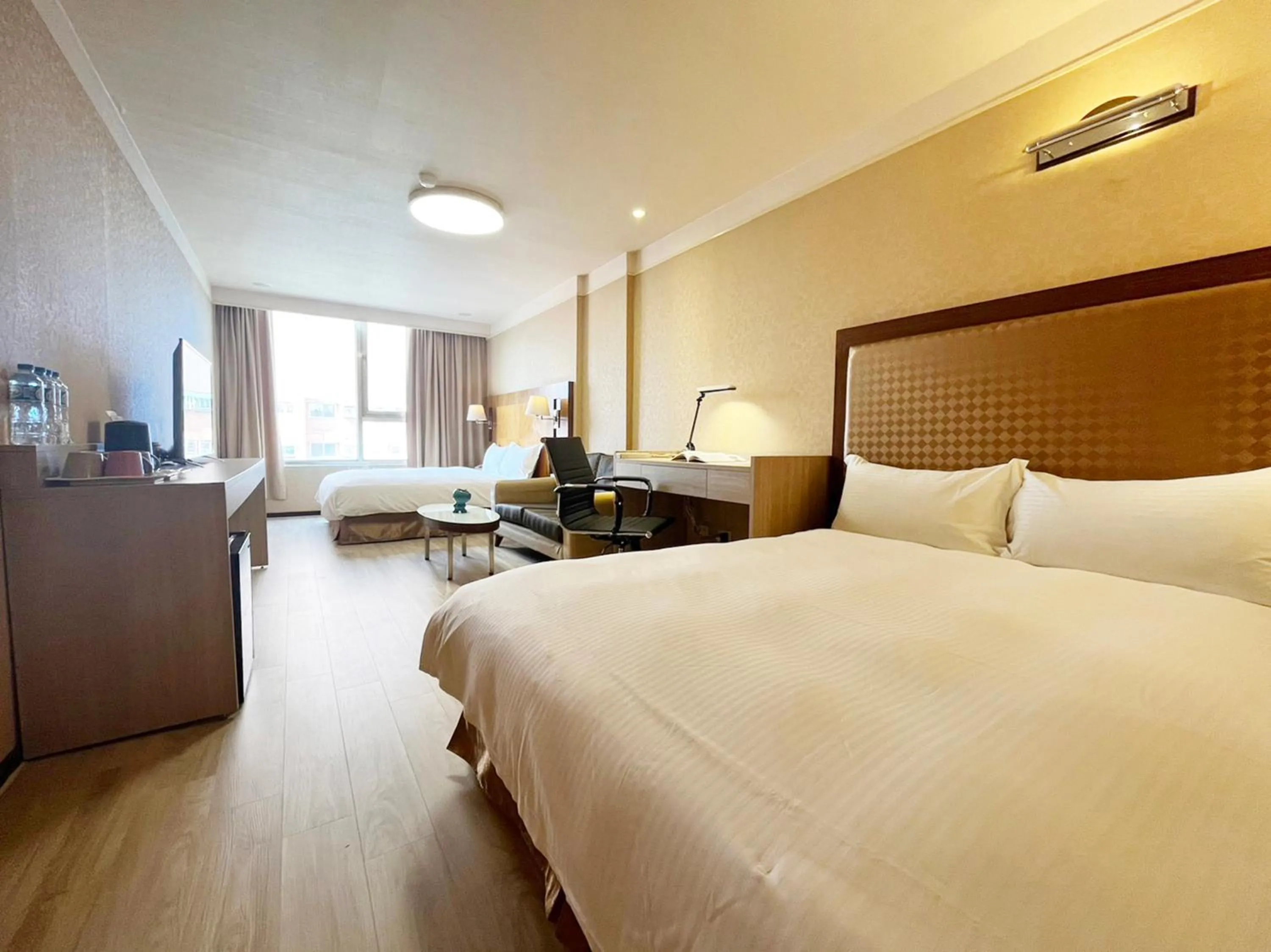 Photo of the whole room, Bed in Gueylin Hotel