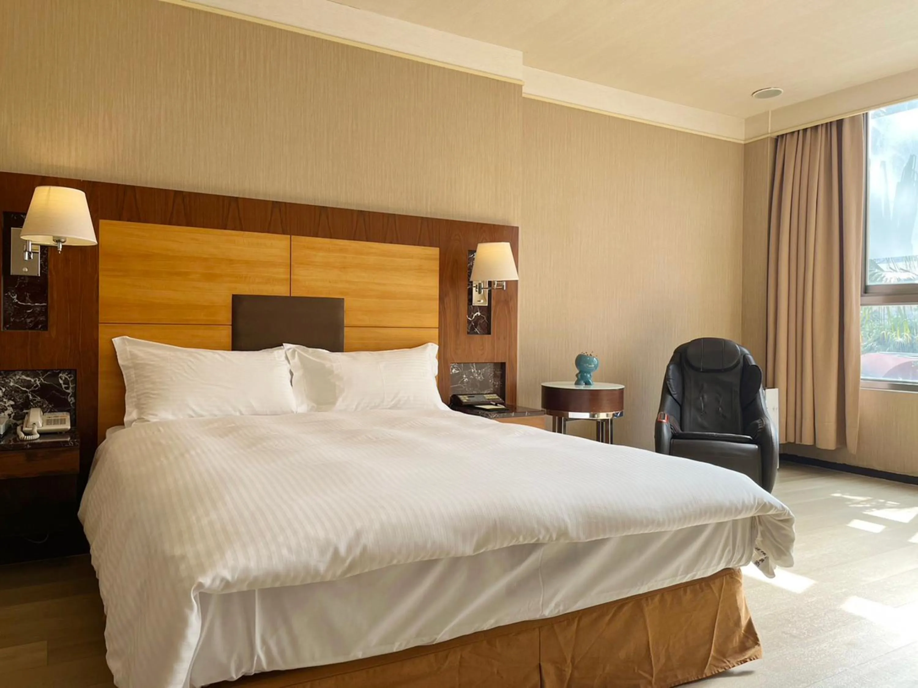 Photo of the whole room, Bed in Gueylin Hotel