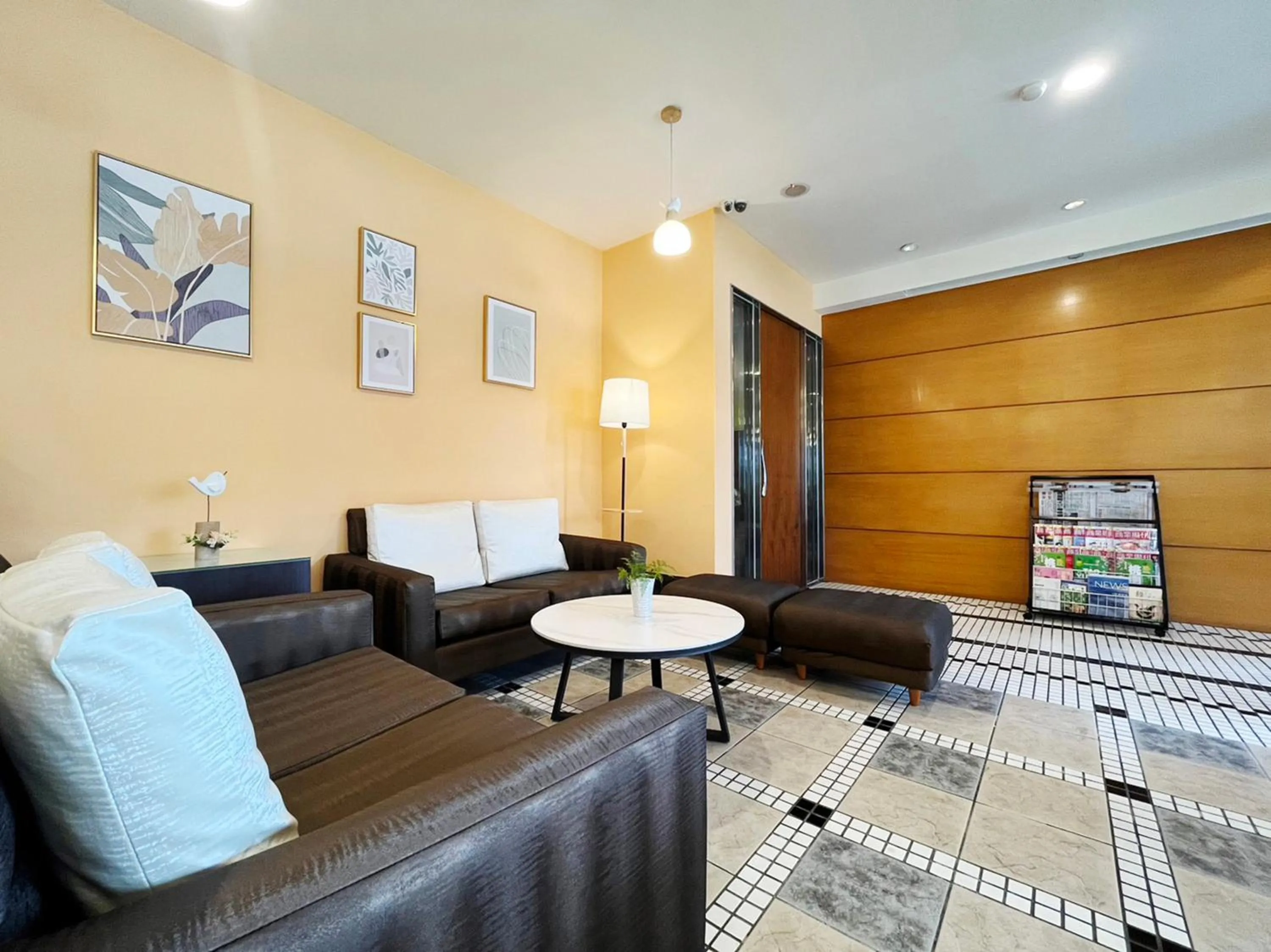 Communal lounge/ TV room in Gueylin Hotel