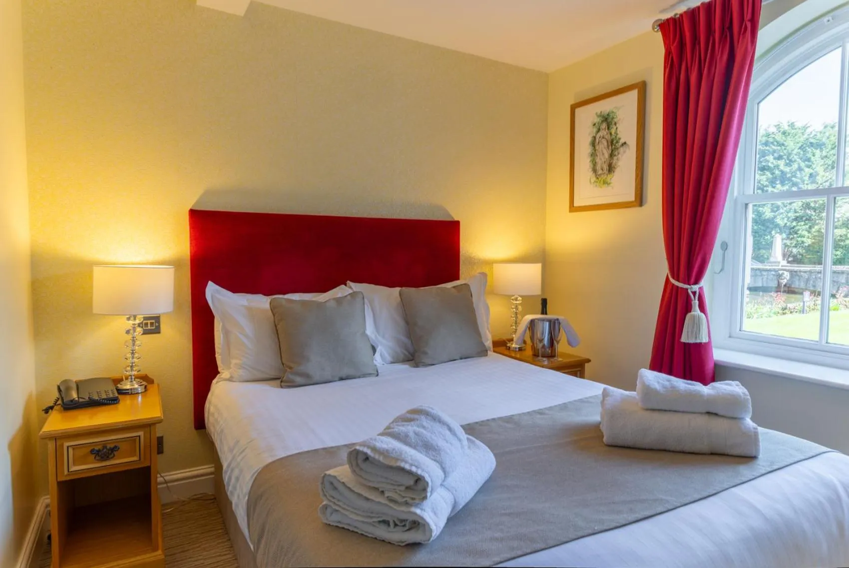 Bedroom, Bed in Hazlewood Castle & Spa