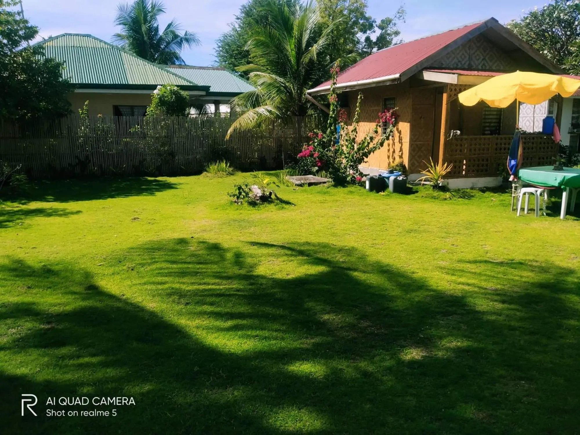 Cottage with Garden View in Shirley's Cottage - Pamilacan Island