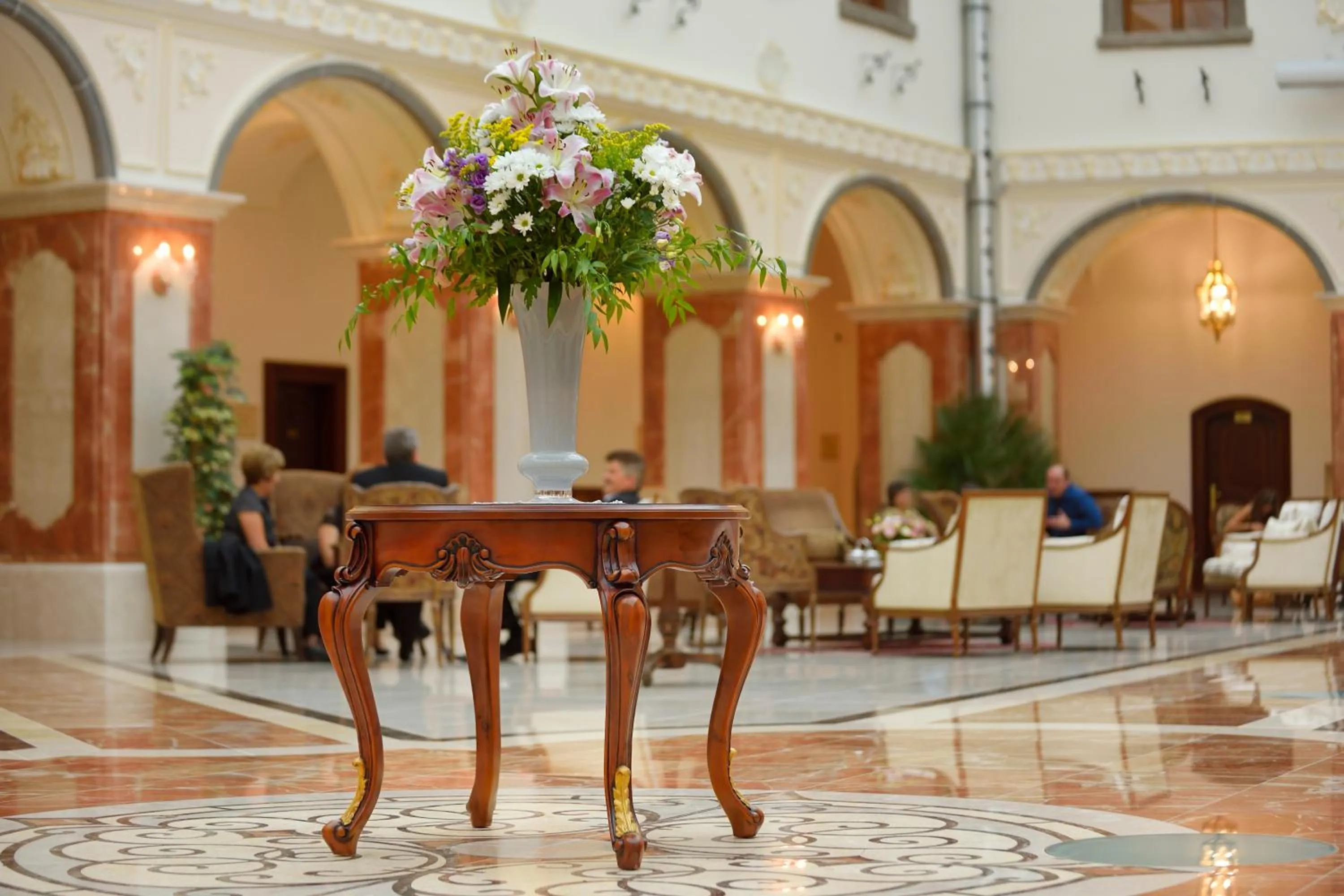 Restaurant/places to eat in Galicia Nueva, castle hotel