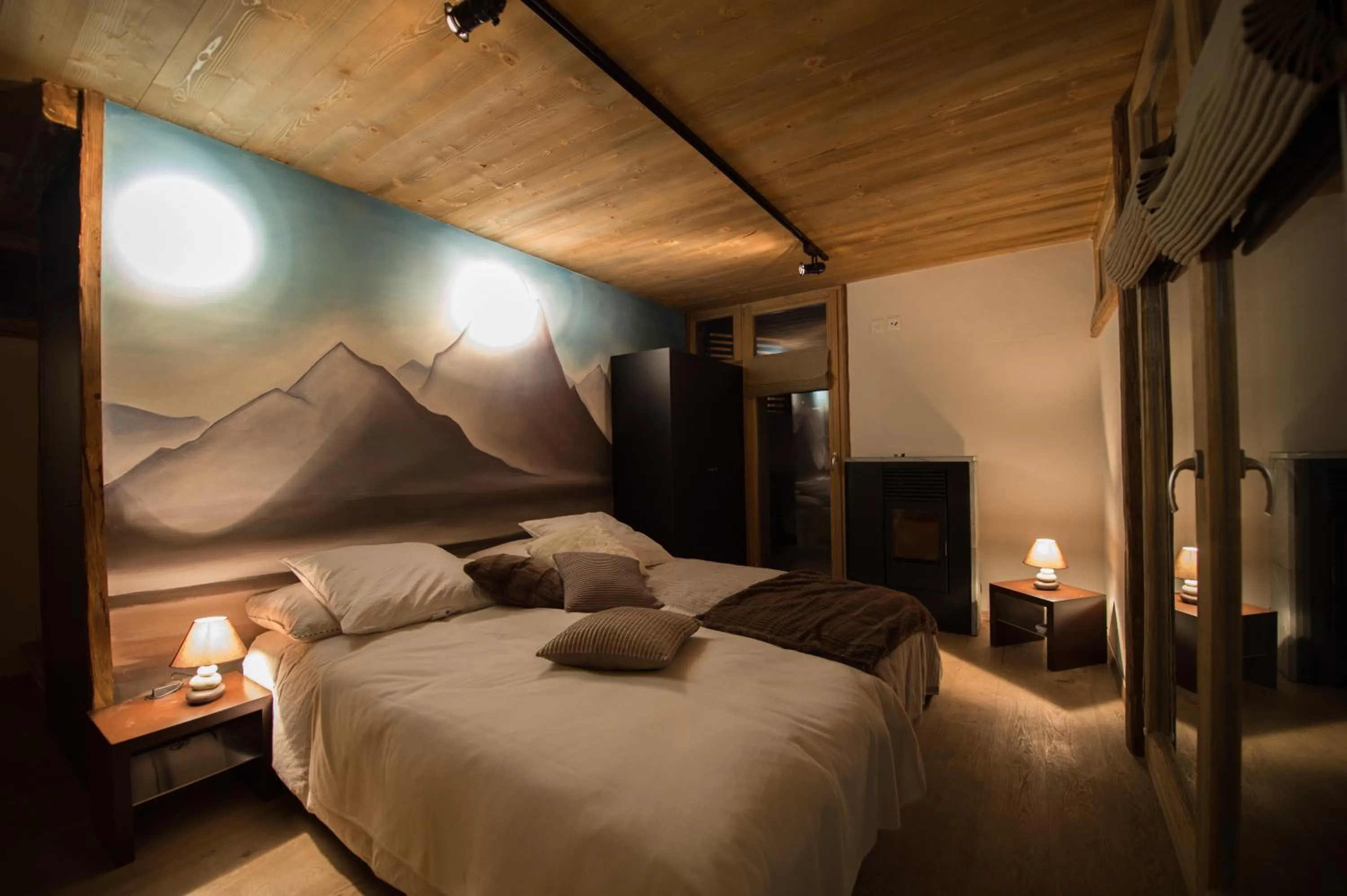 Photo of the whole room in Les Mazots de la Source & Spa