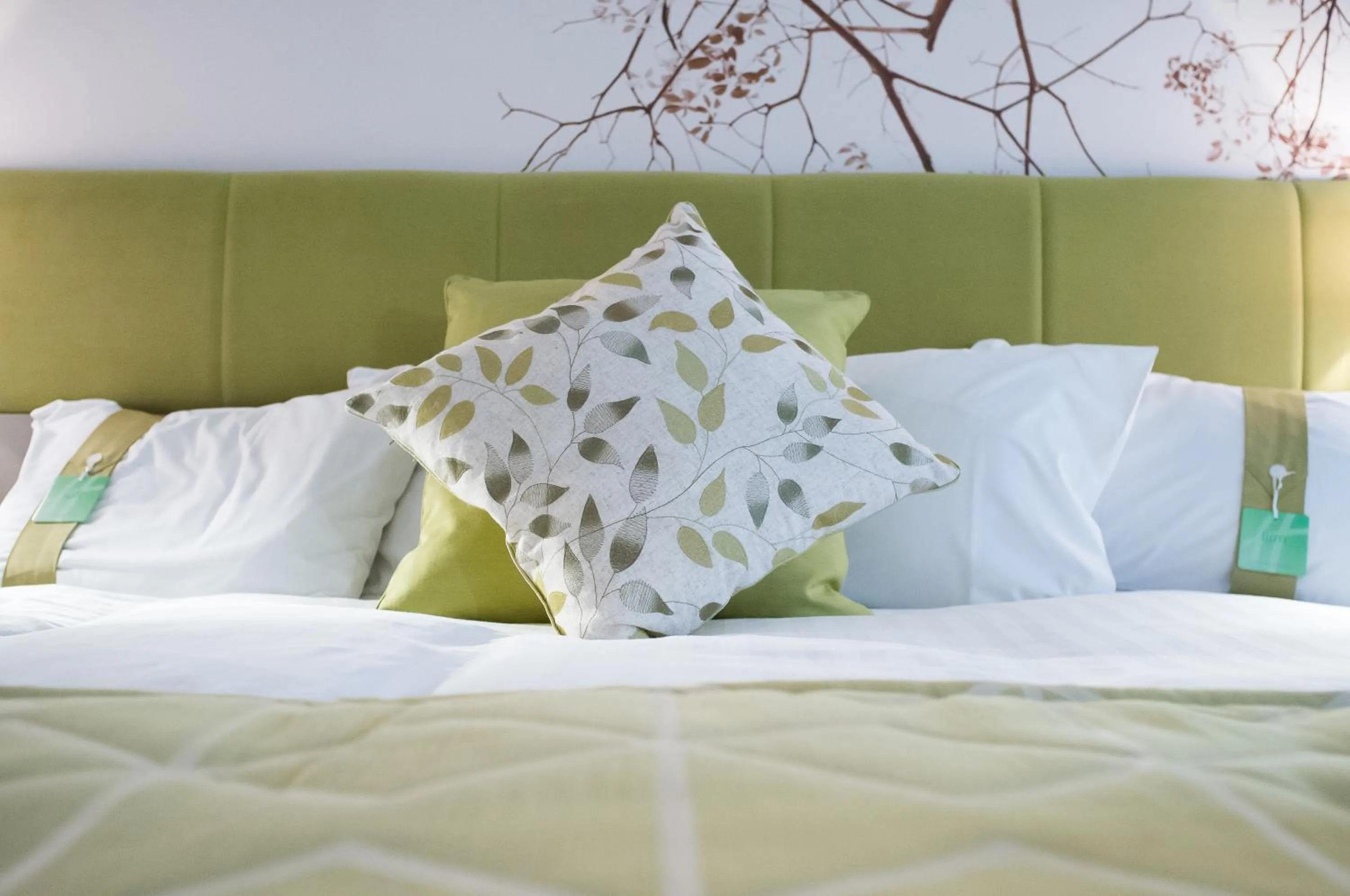 Bed in Holiday Inn Corby Kettering A43 by IHG