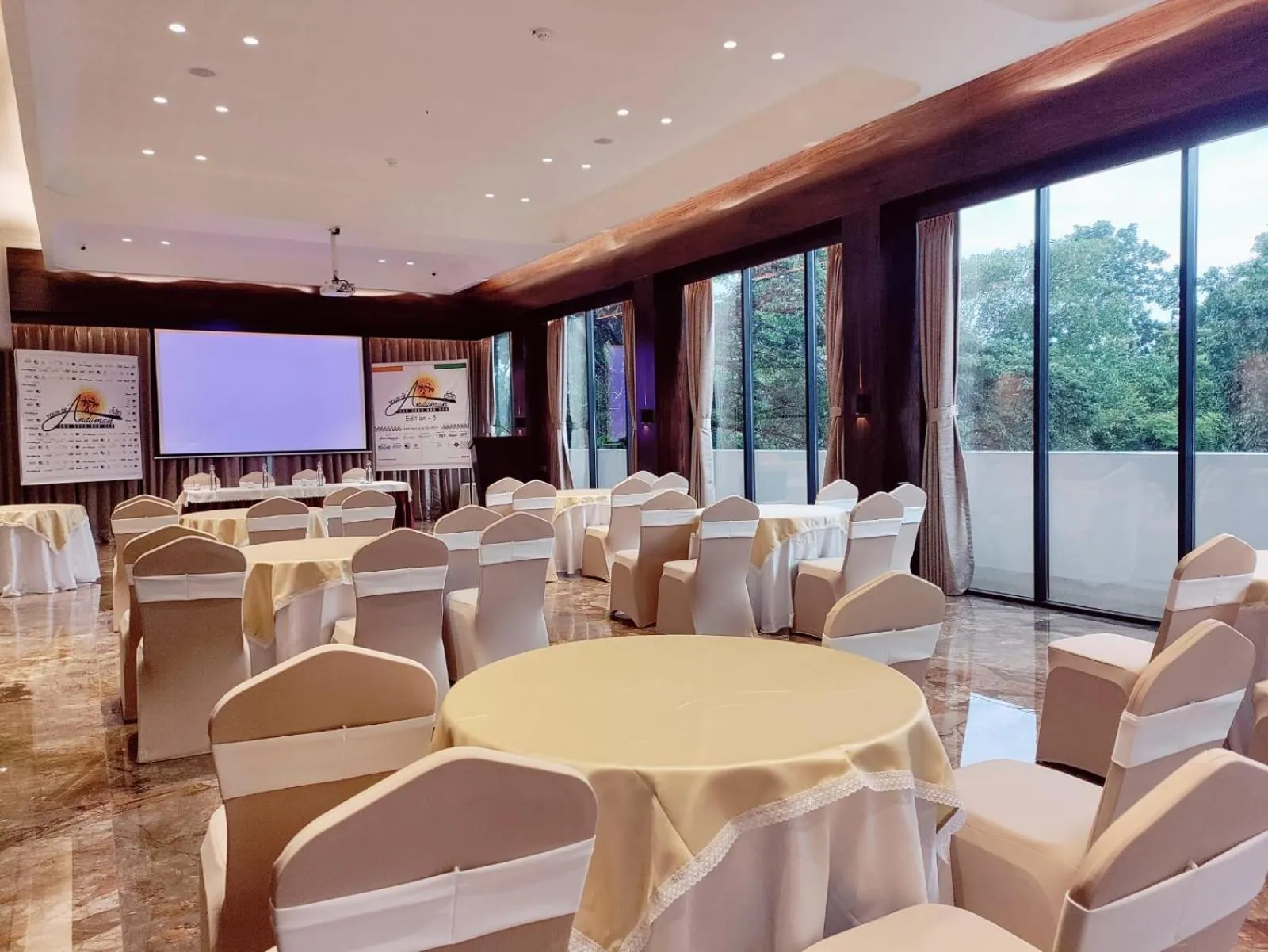 Meeting/conference room in Sea Shell Coral Cove