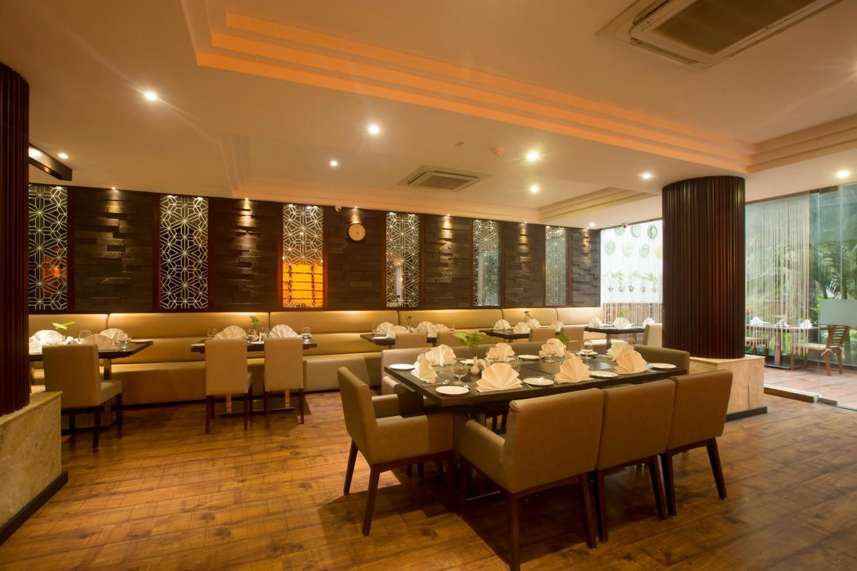 Restaurant/places to eat in Sea Shell Coral Cove