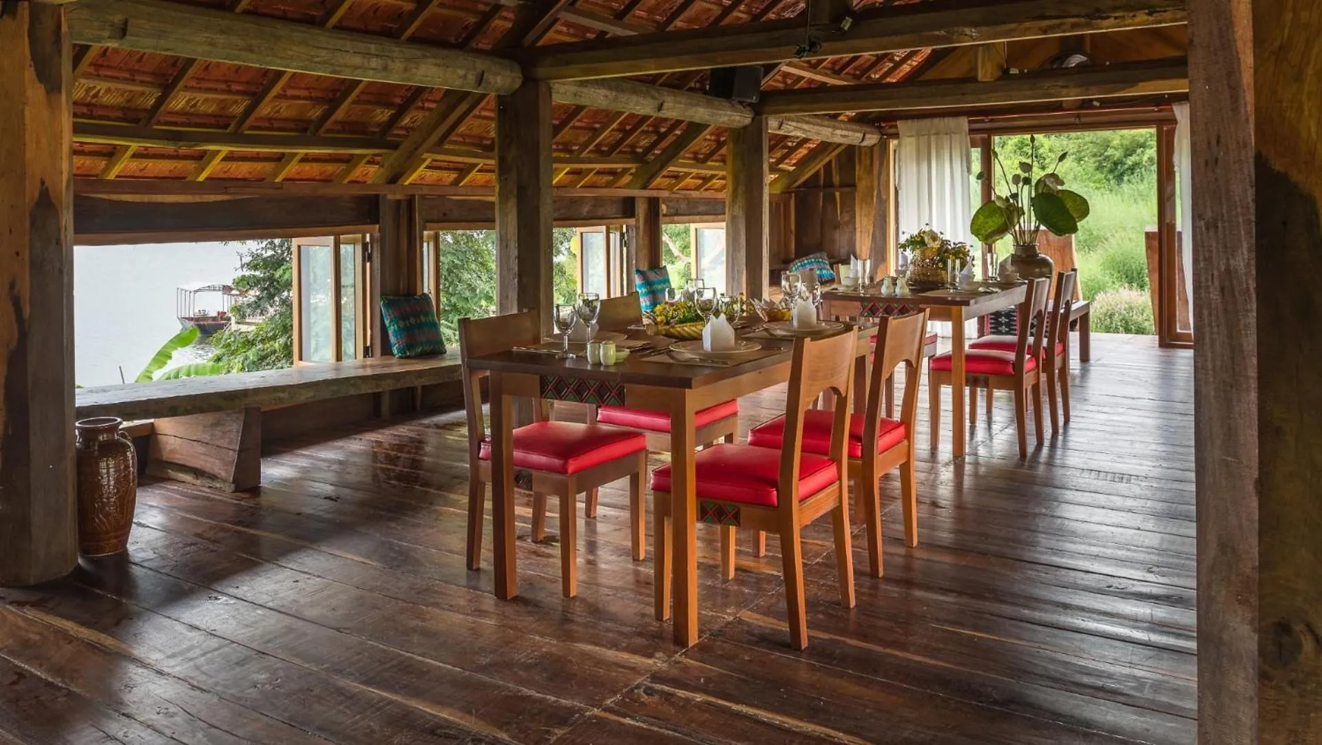 Lunch in Lak Tented Camp