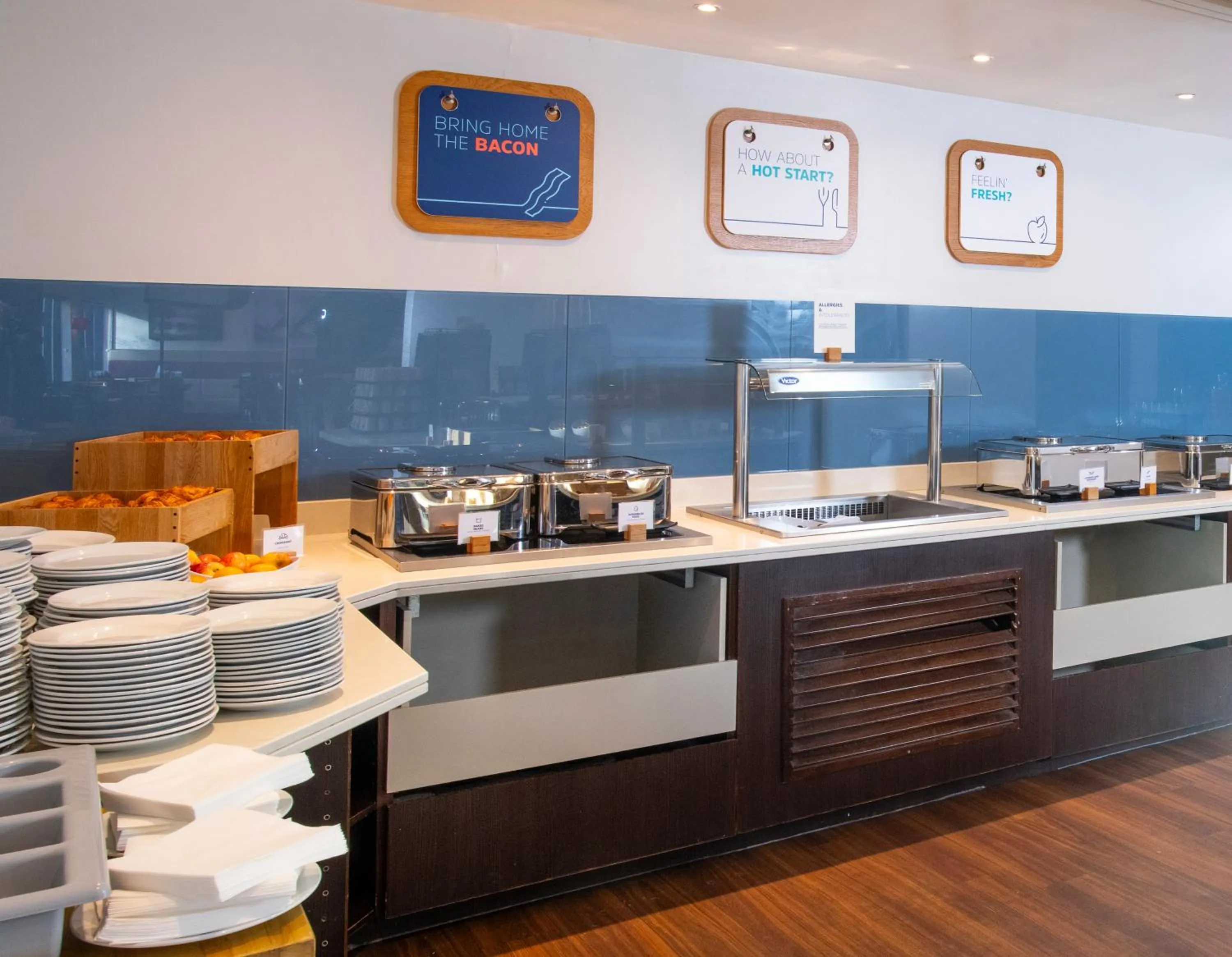 Breakfast in Holiday Inn Express London - Wandsworth by IHG