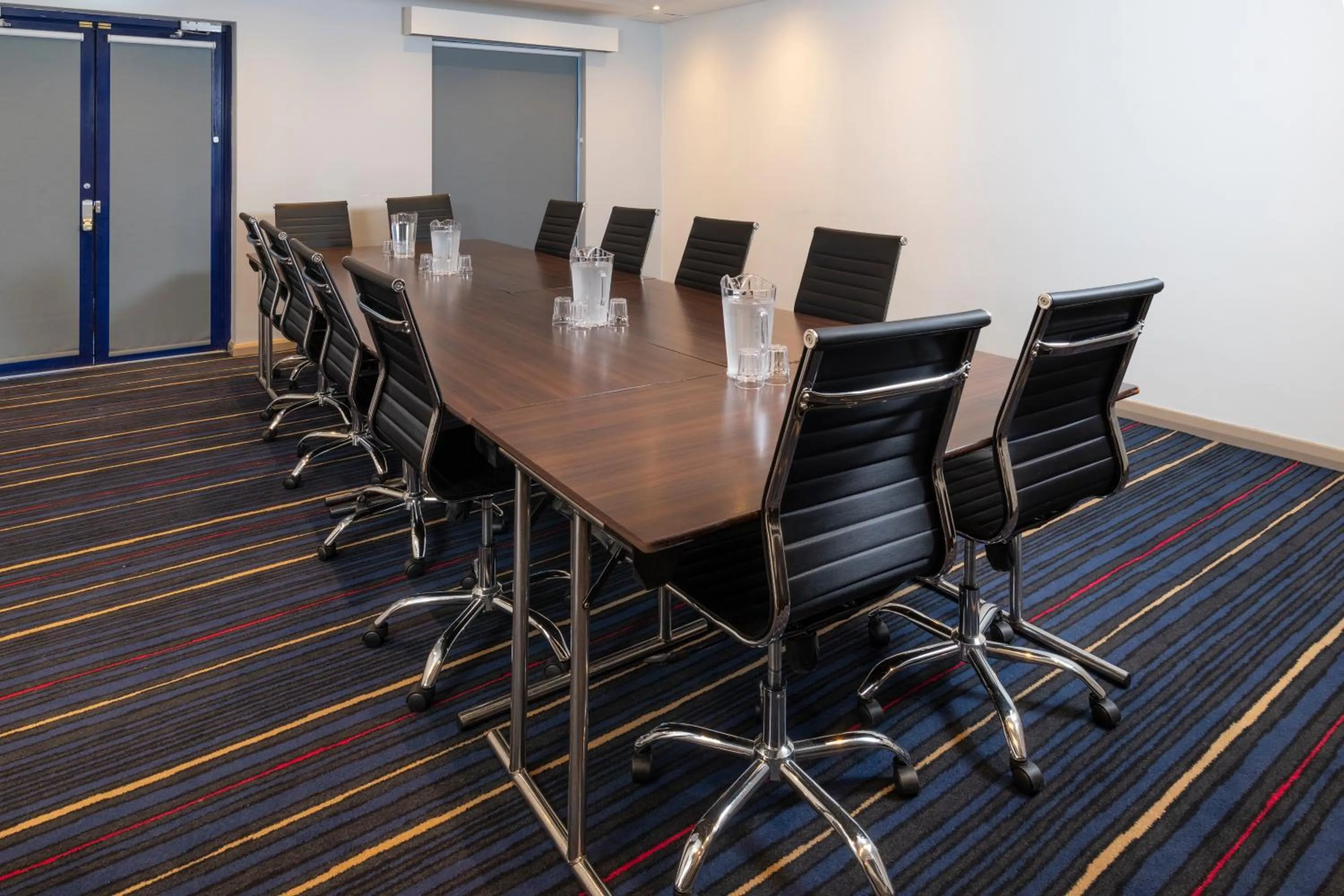 Meeting/conference room in Holiday Inn Express London - Wandsworth by IHG