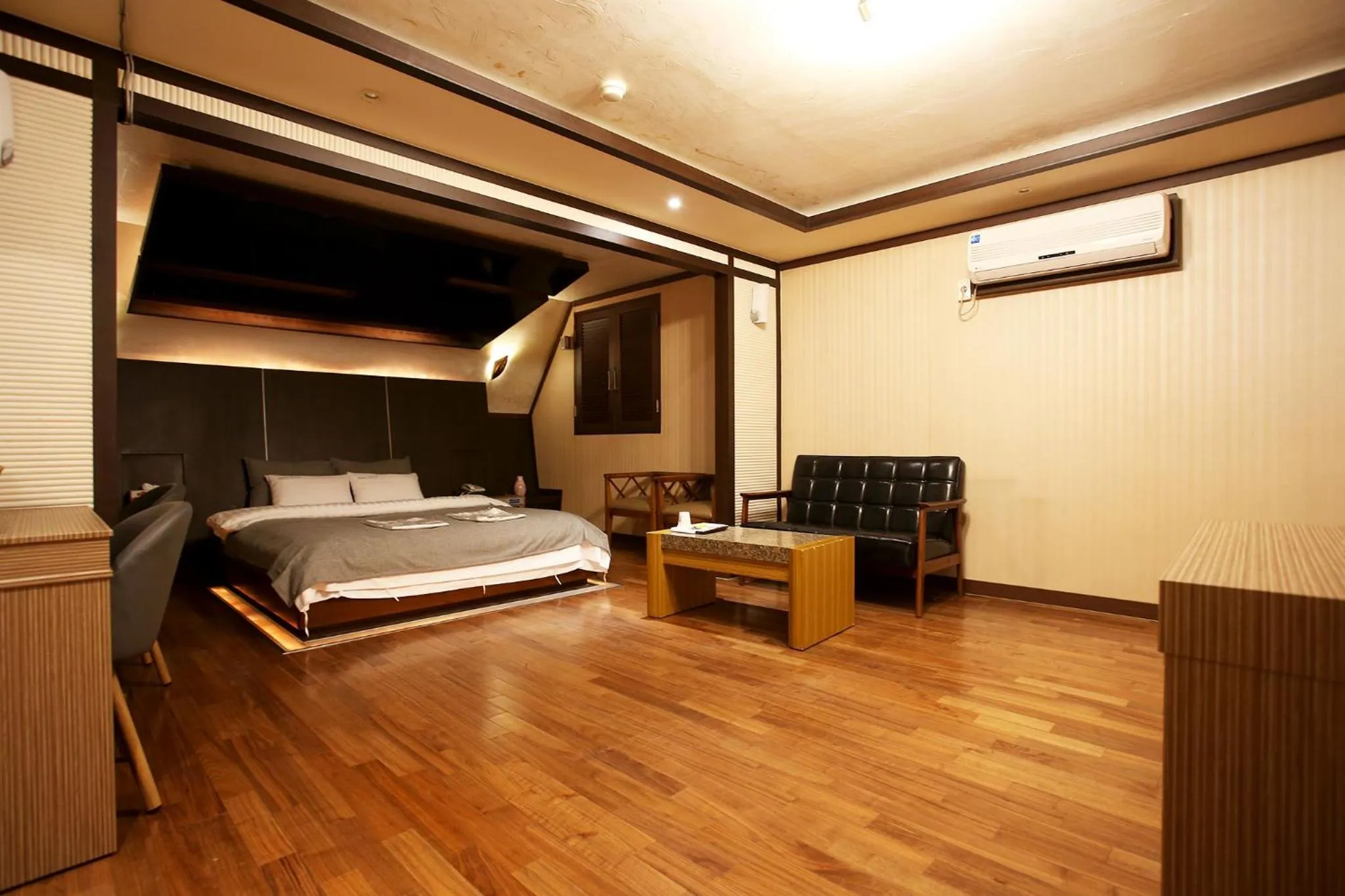 Room Photo in Mate Hotel